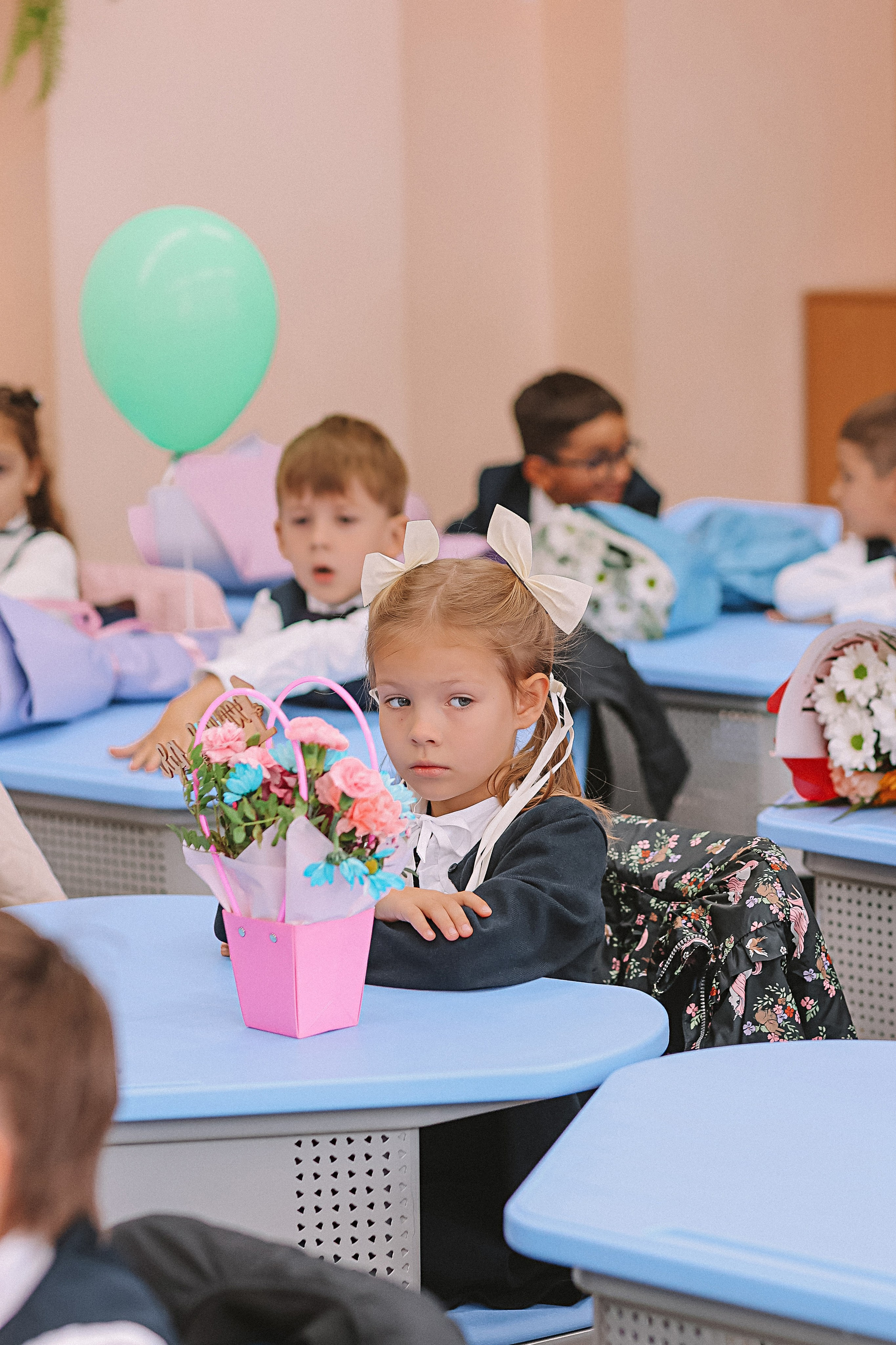 1 сентября линейка+кл час+портреты. Семейный фотограф Тюмень, фотограф на роды Салмина Мария