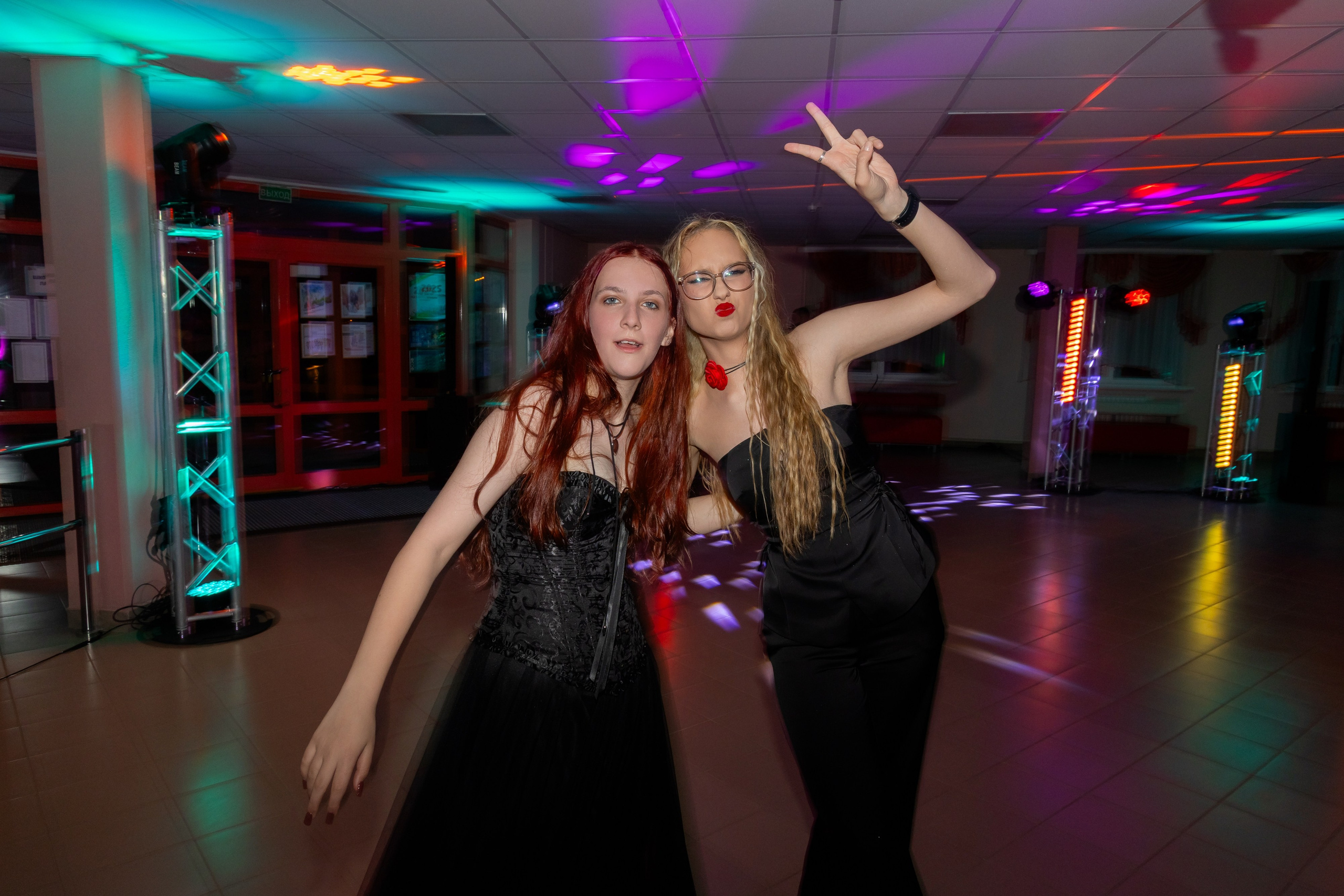 Школьный выпускной 2025 год в Минске, Беларуси. Свадебный фотограф в Минске/Беларуси Сергей Спиридонов