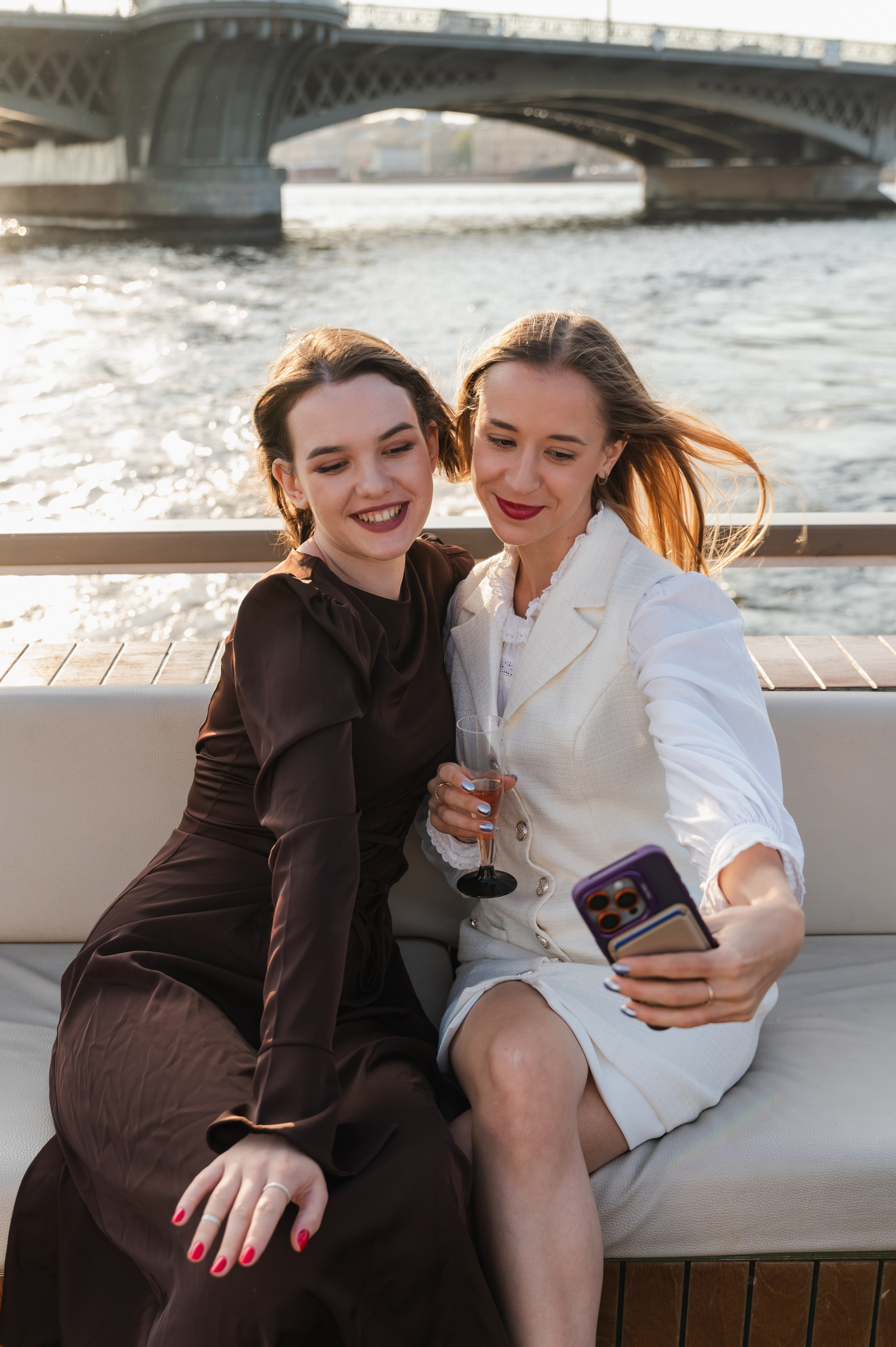 Свадебная фотосессия в фотостудии с видом на Петербург. Портретный и репортажный фотограф в Санкт-Петербурге | Валерия Кайряк