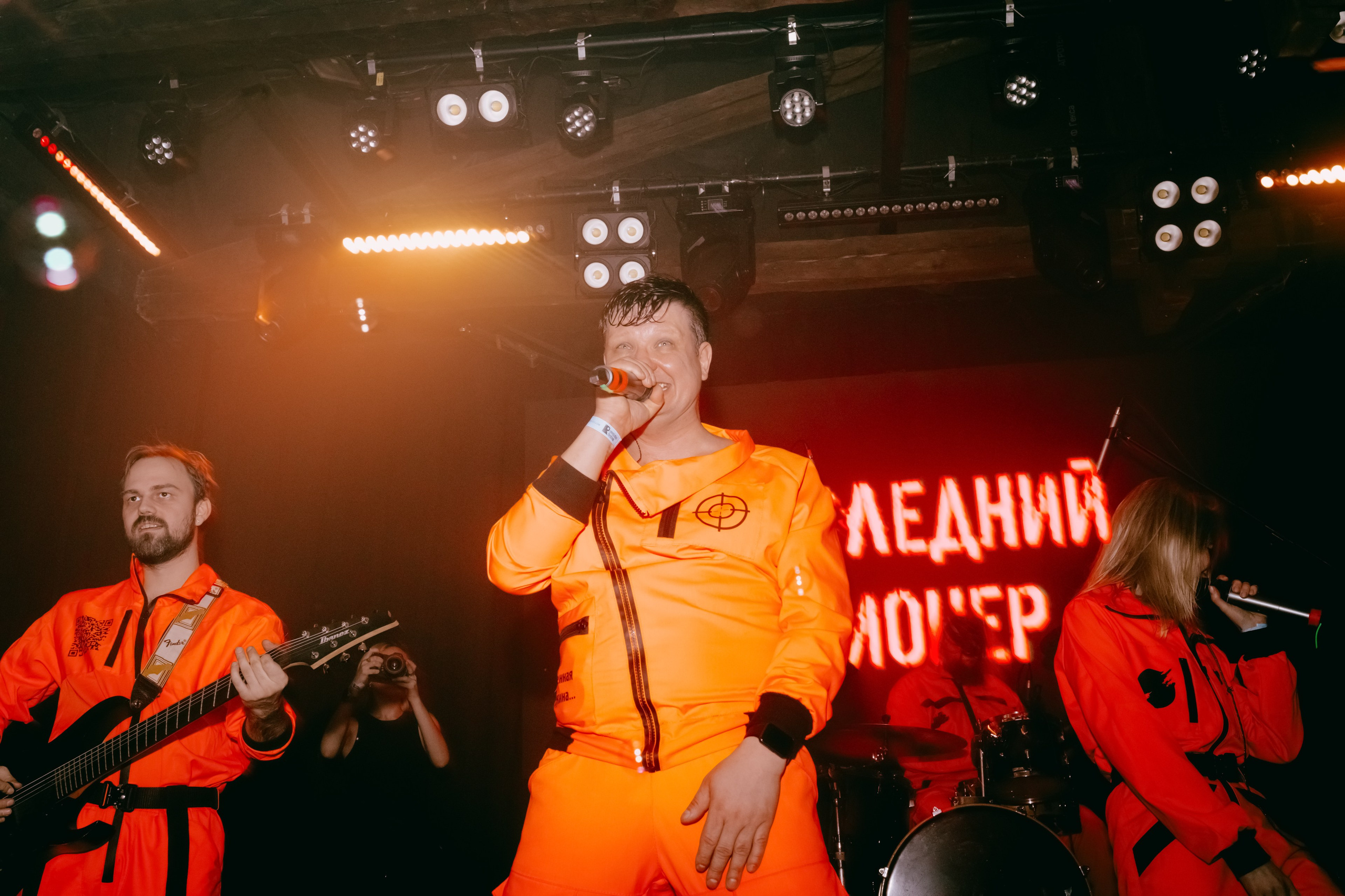 ПОСЛЕДНИЙ ПИОНЕР. Фотограф Елена Богачева (lenalena_na_na_na)