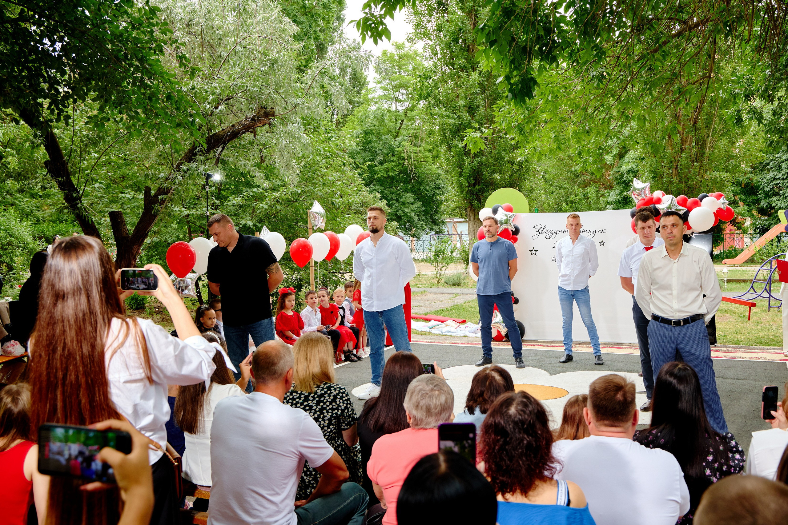 Выпускной 45 сад. Фотограф Выпускные альбомы Таганрог Сергей Коробченко