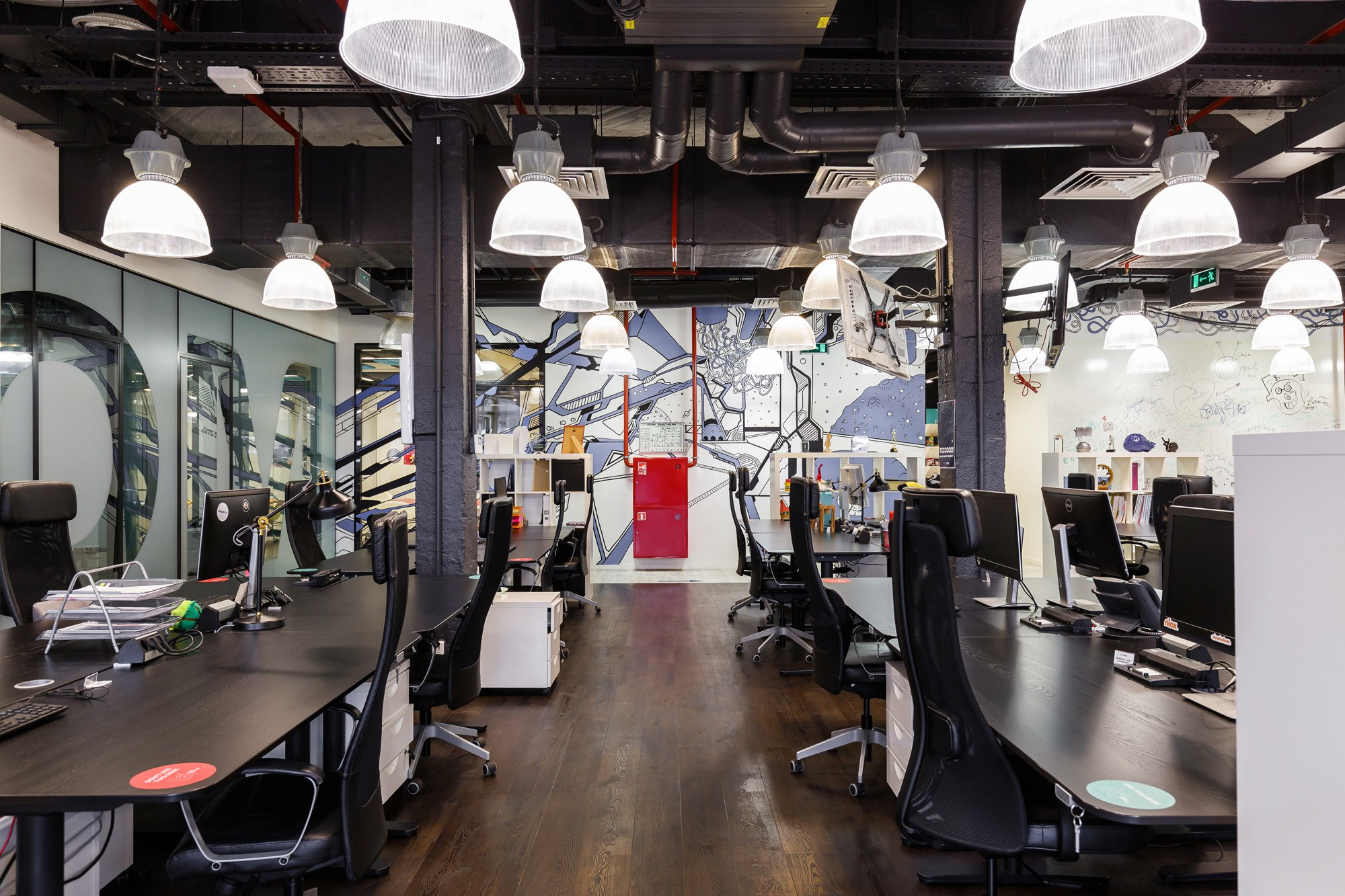 Viacom. Photographer Ksenia Kolesnikova. Interior, Product, and Portrait Photography in Moscow