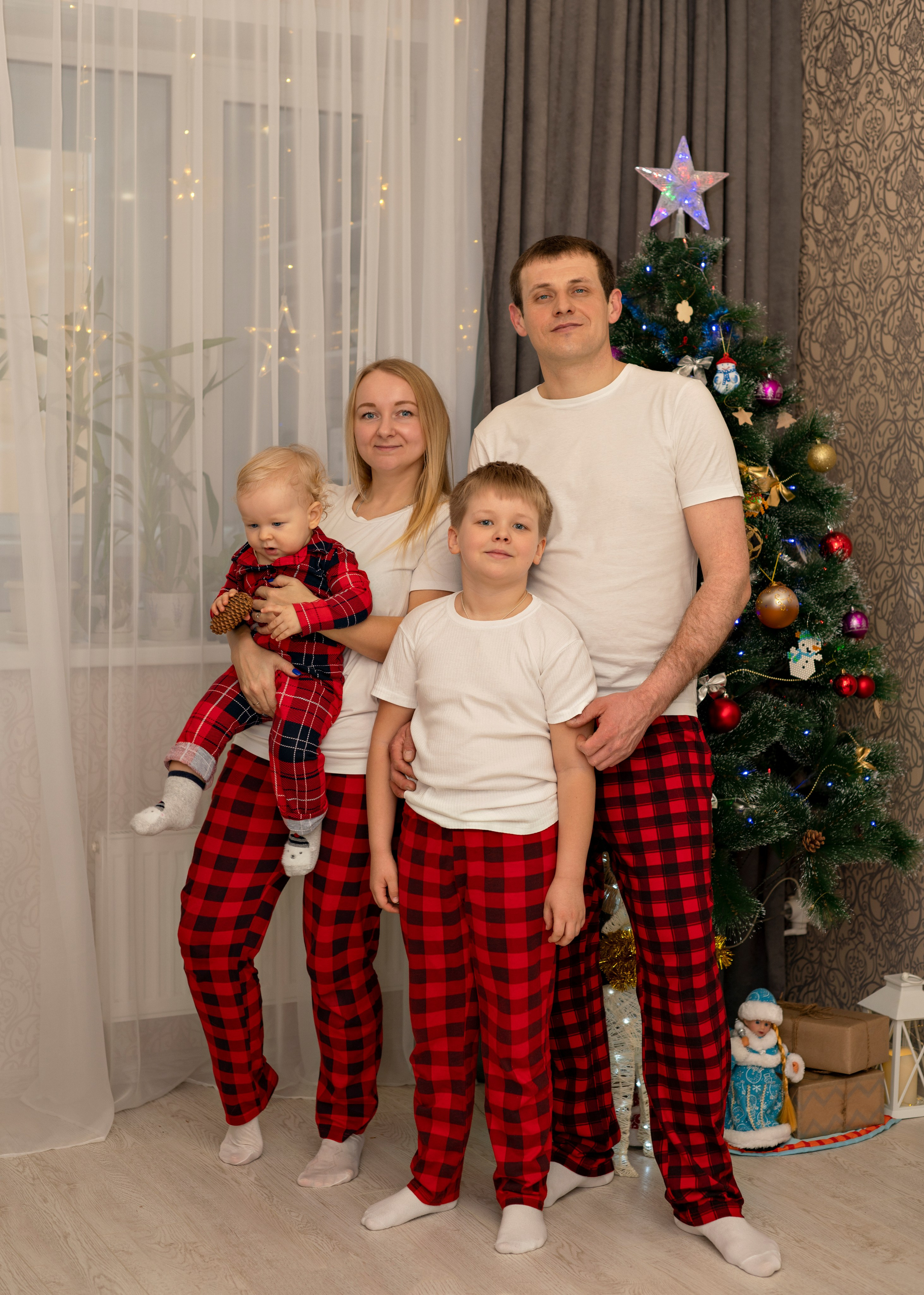 Новогодняя домашняя фотосессия. Детский и семейный фотограф г. Москва Оксана Катаджи