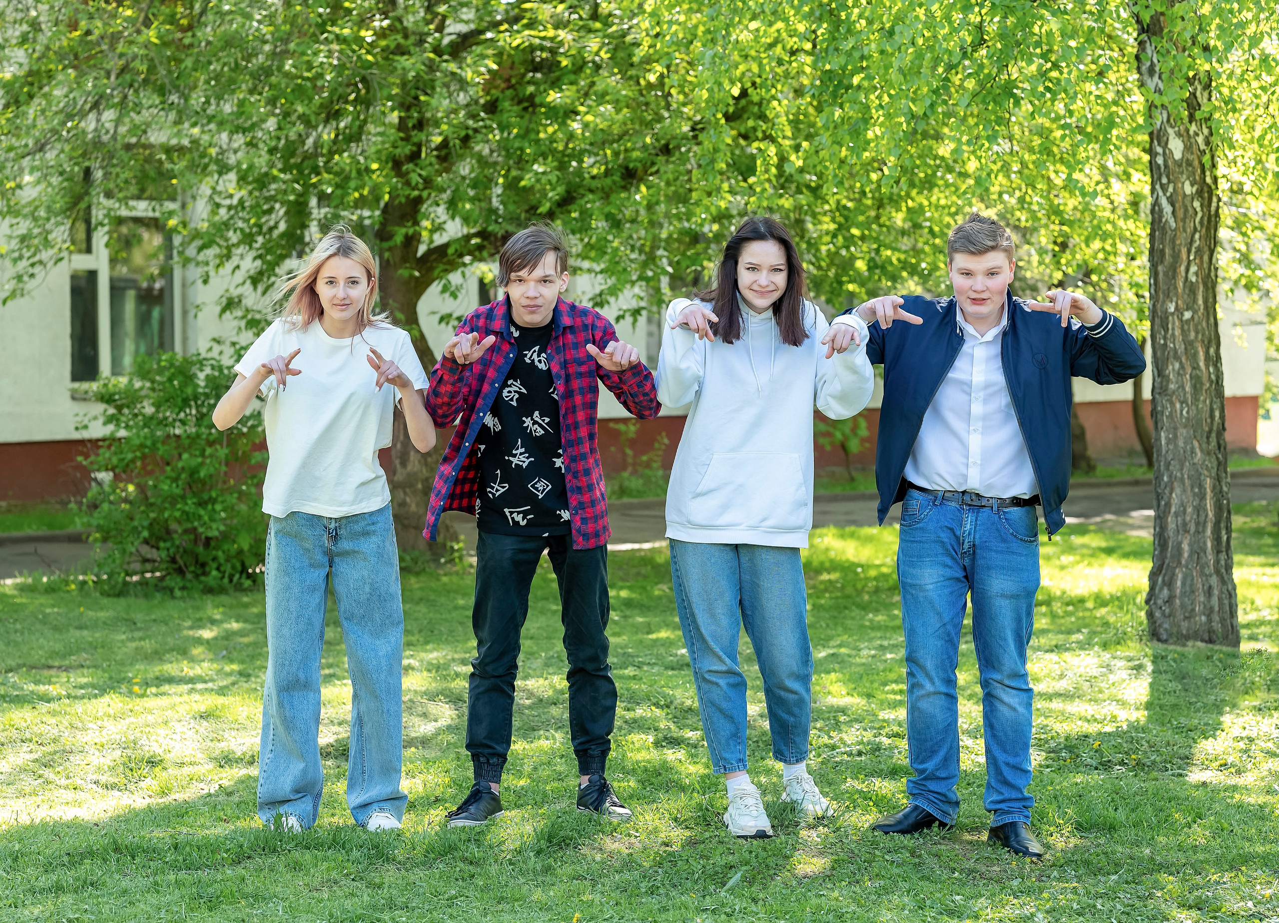 Фотосессия в классе и на территории школы. 9-И класс школа 1413. Детский и семейный фотограф г. Москва Оксана Катаджи