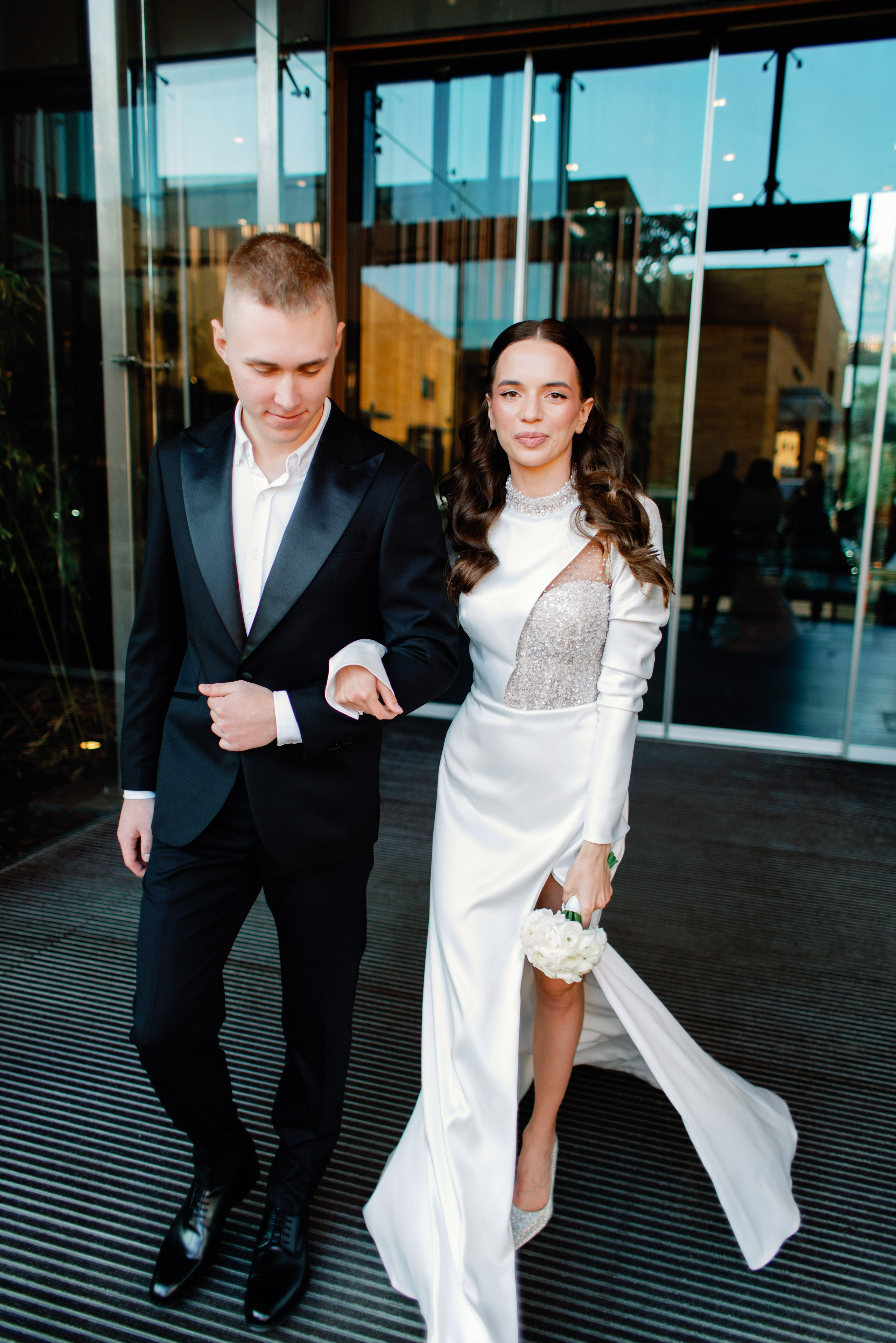 Свадьба для двоих в Москве, фотосессия на крыше, сборы, прогулка в Barvikha Luxury Village