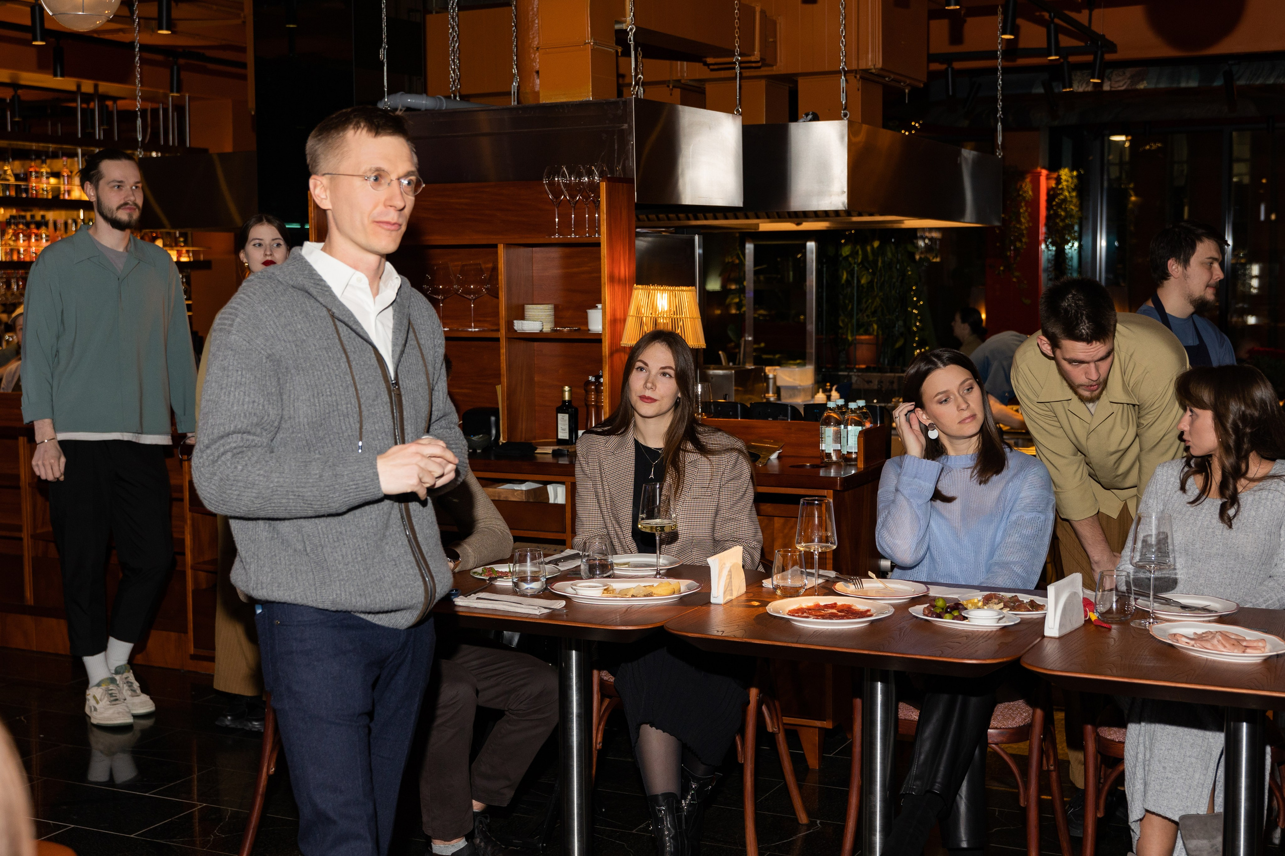 Бизнес ужин в ресторане Tbilissimo. Выпускные альбомы во Владивостоке