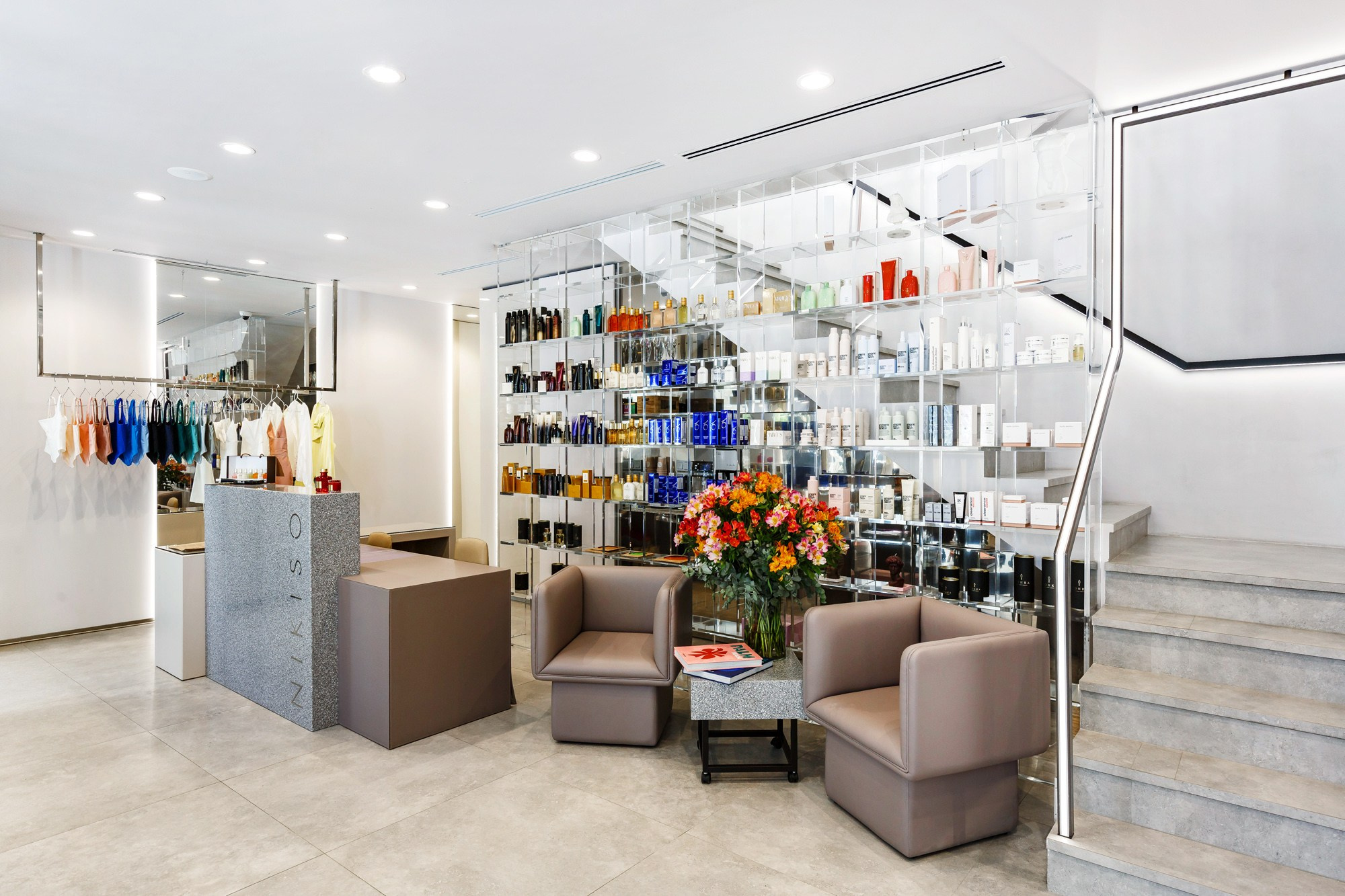 Салон красоты Nikiso. Фотограф Ксения Колесникова. Интерьерная и портретная съемка в Москве