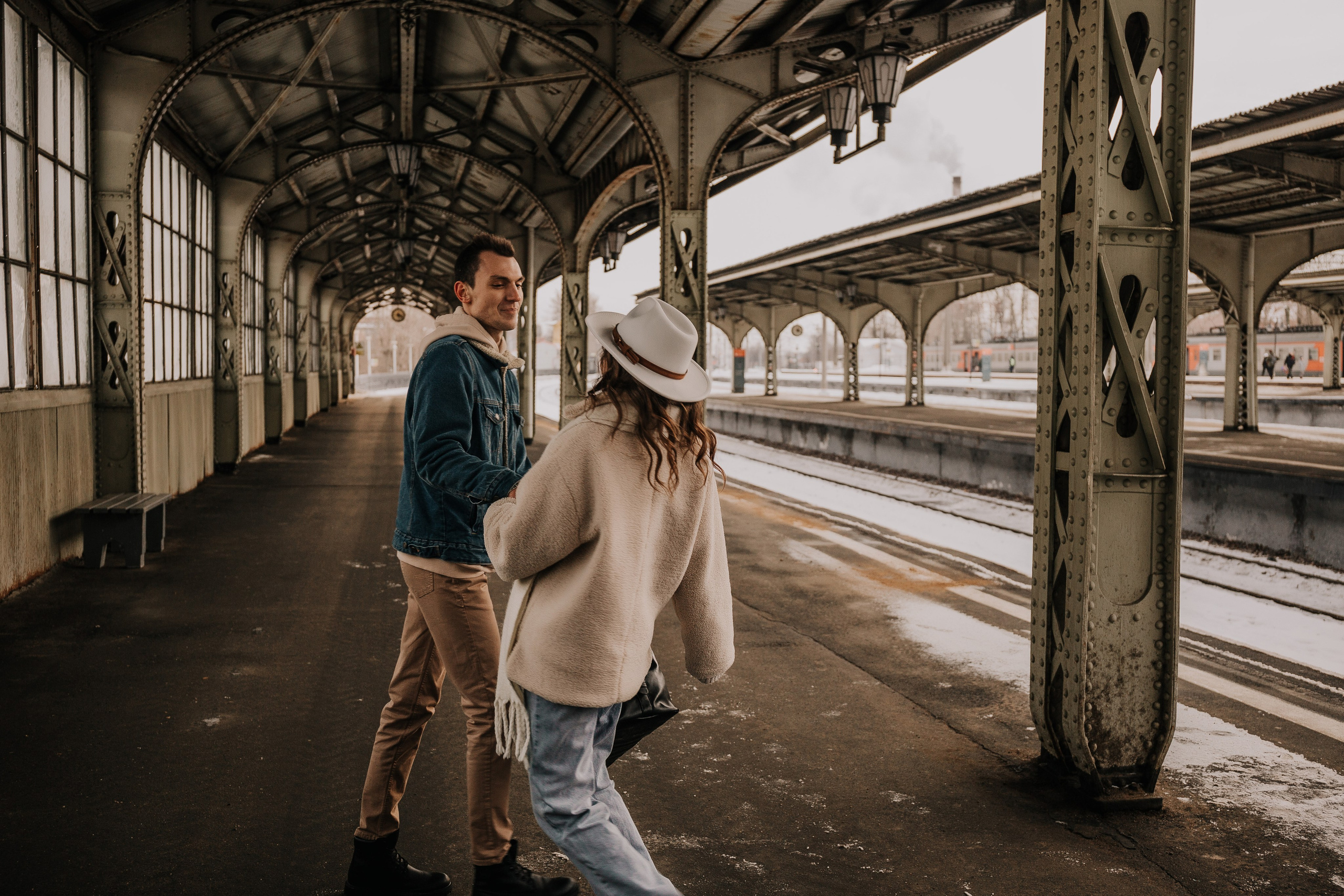 Даша & Рома. Витебский вокзал. Свадебный и семейный фотограф Пушкин Царское Село СПБ Питер Санкт-Петербург и Рязань Ольга Козлова