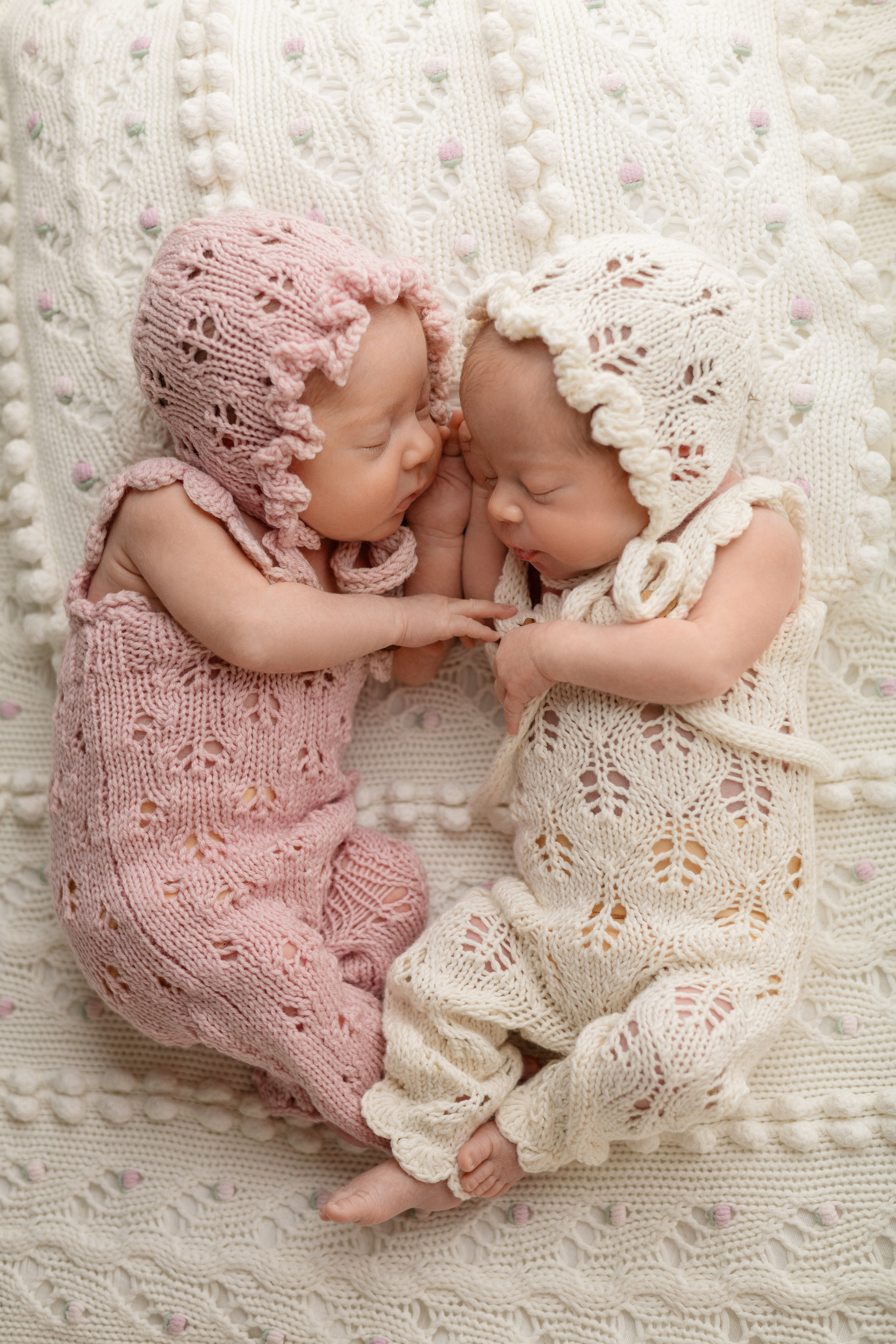 Злата и Ева. Лилия Алтухова — фотограф новорожденных в Москве и области