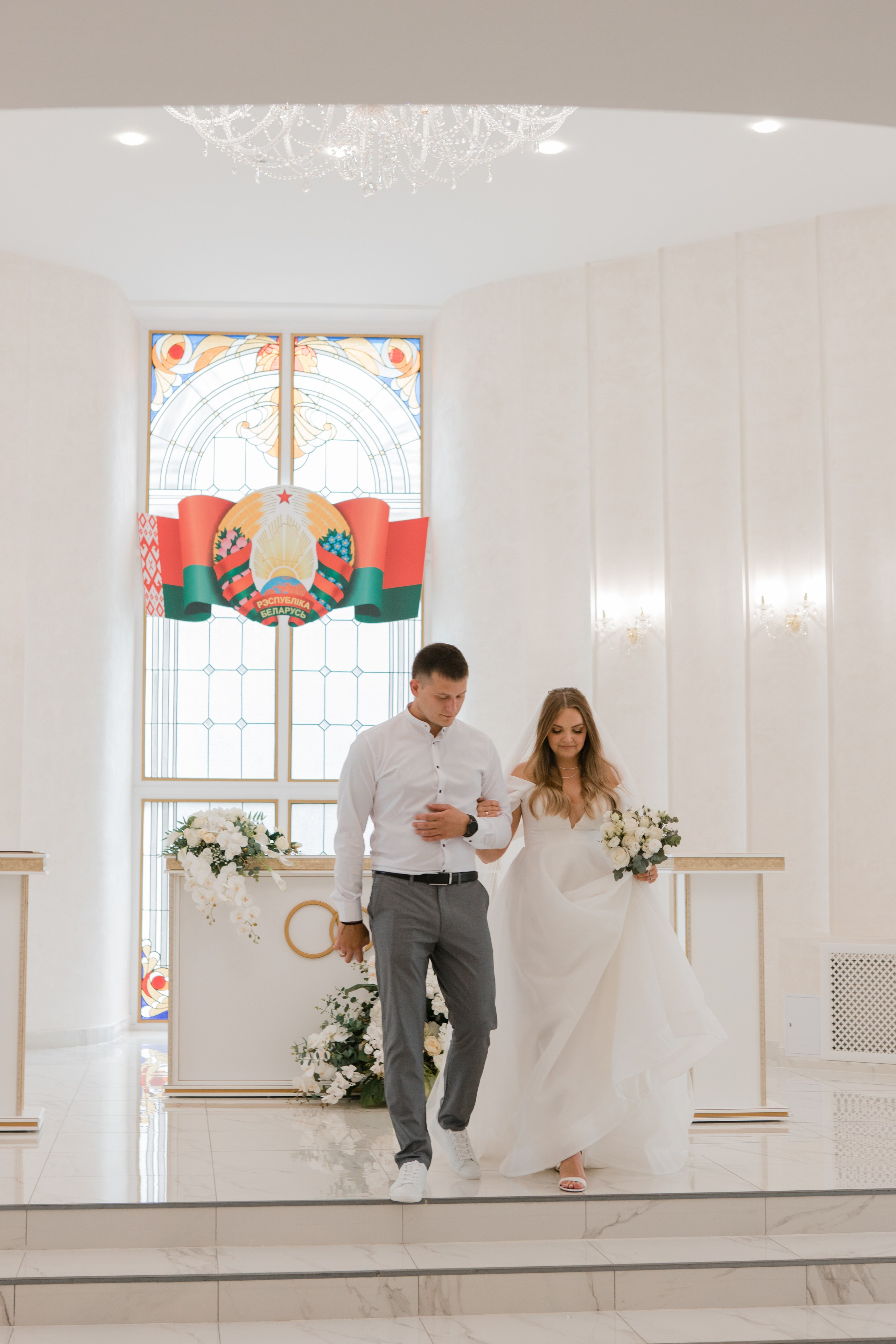 Отдел ЗАГС Администрации Фрунзенского района. Видеосъемка и фотосъемка свадеб. Фотограф и оператор на свадьбу. Видеосъемка подкастов, собственная видео-фотостудии. Предметная фотосъемка