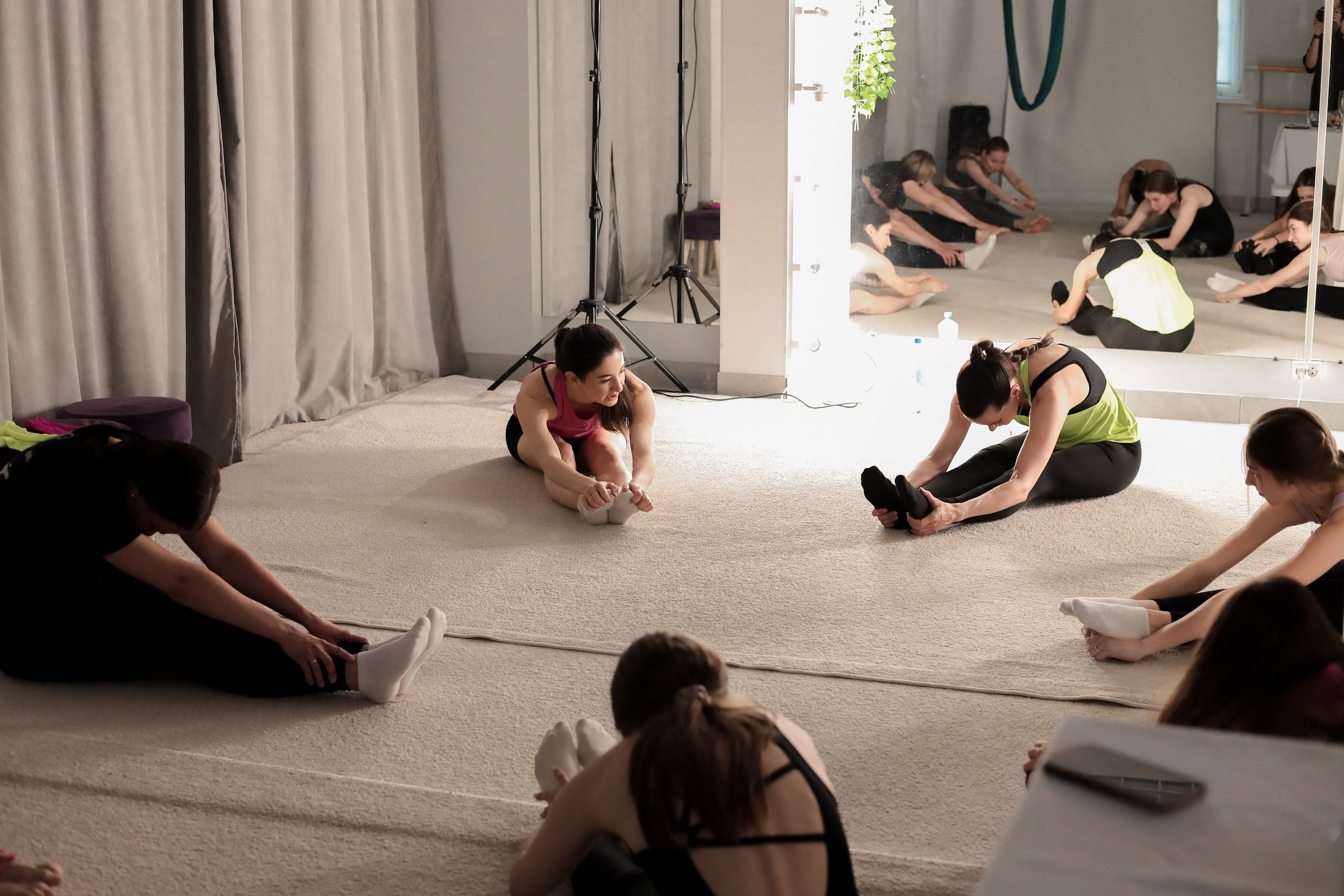 Арт-терапия + аэройога. Фотограф Надршина Лилия