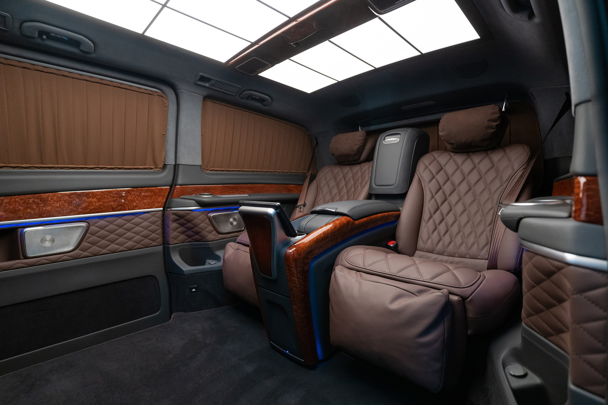 V-Class Dark Rum. Автомобильный фотограф в Москве | Базилев Александр