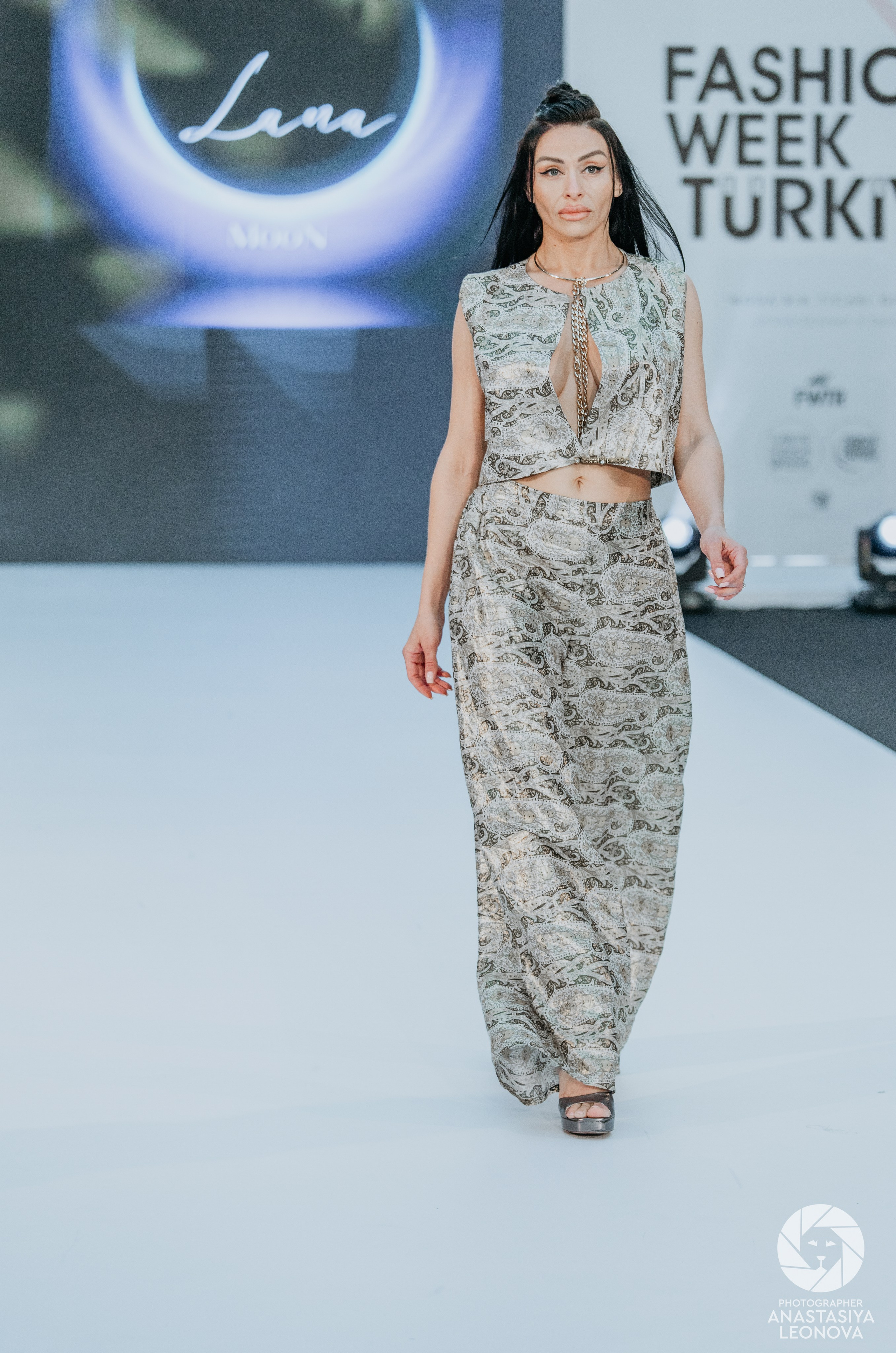 Fashion Week Türkiye [spring, 2025]. Anastasia Leonowa
