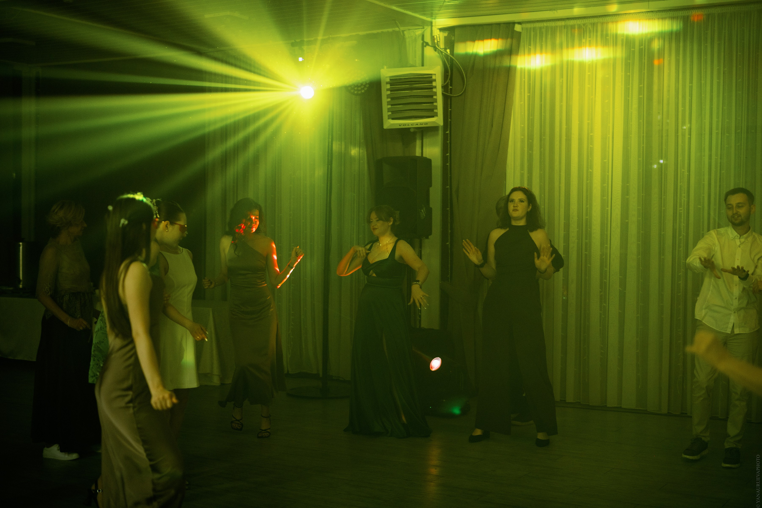 НеИГРЫ и прожарка жениха. Игорь и Дарья. Свадебный и контент- фотограф в Тольятти, Самаре, Москве Яна Уруева