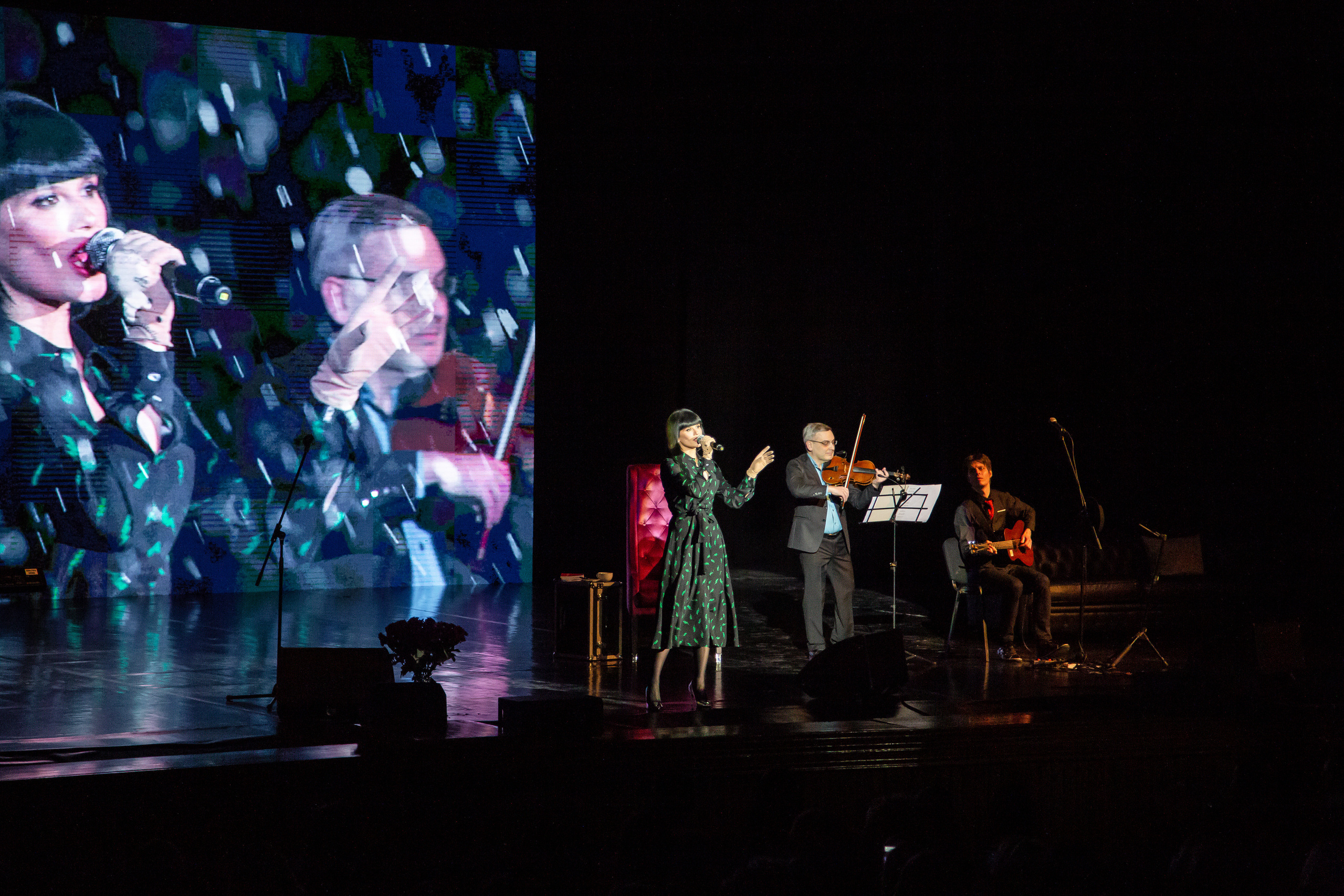 Поэтесса Юлия Соломонова. Бизнес фотограф в Новосибирске Александр Рощин