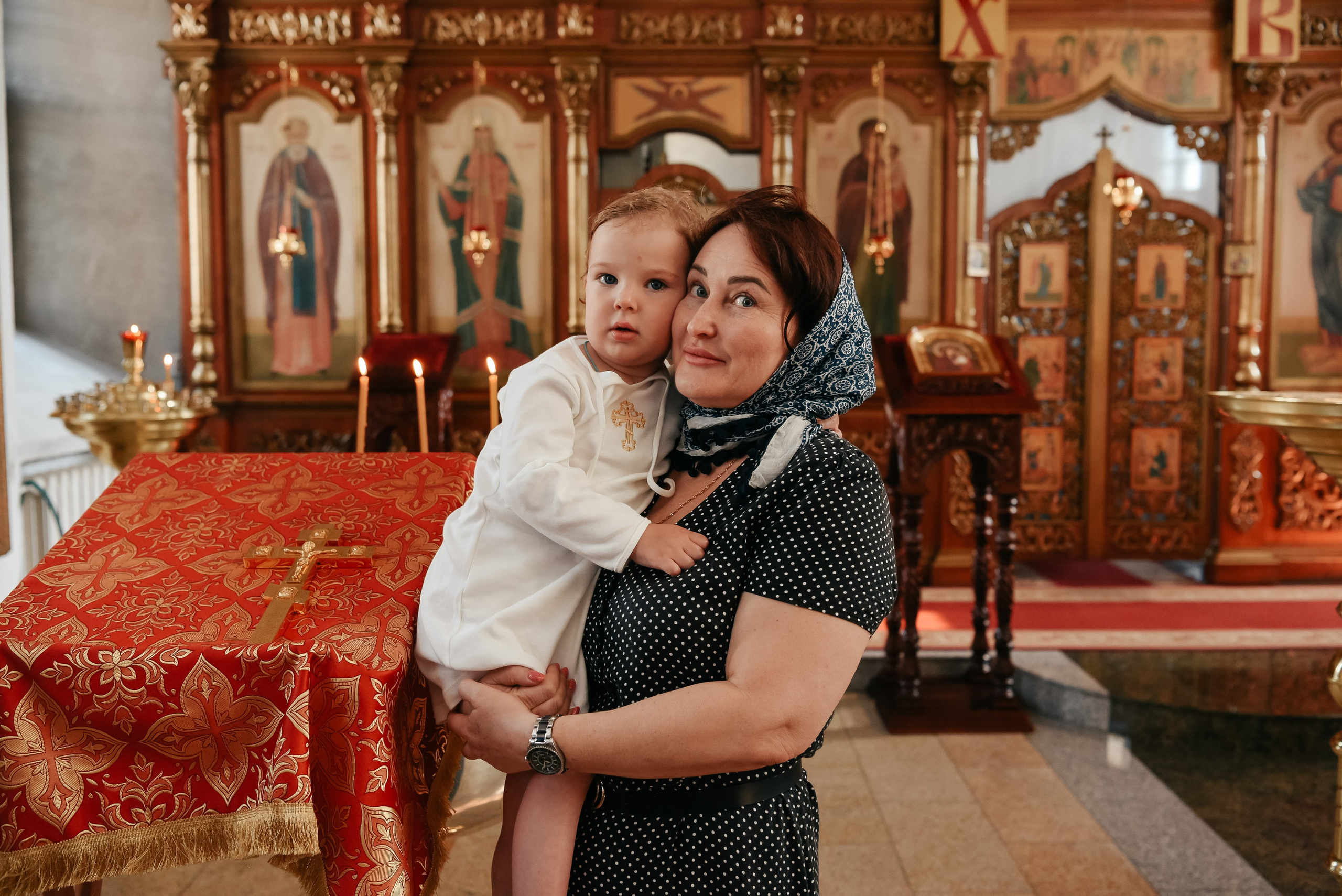 Крещение в Храме в честь Святителя Николая. Фотограф Анастасия Гурьянова в Тюмени и Ялуторовске