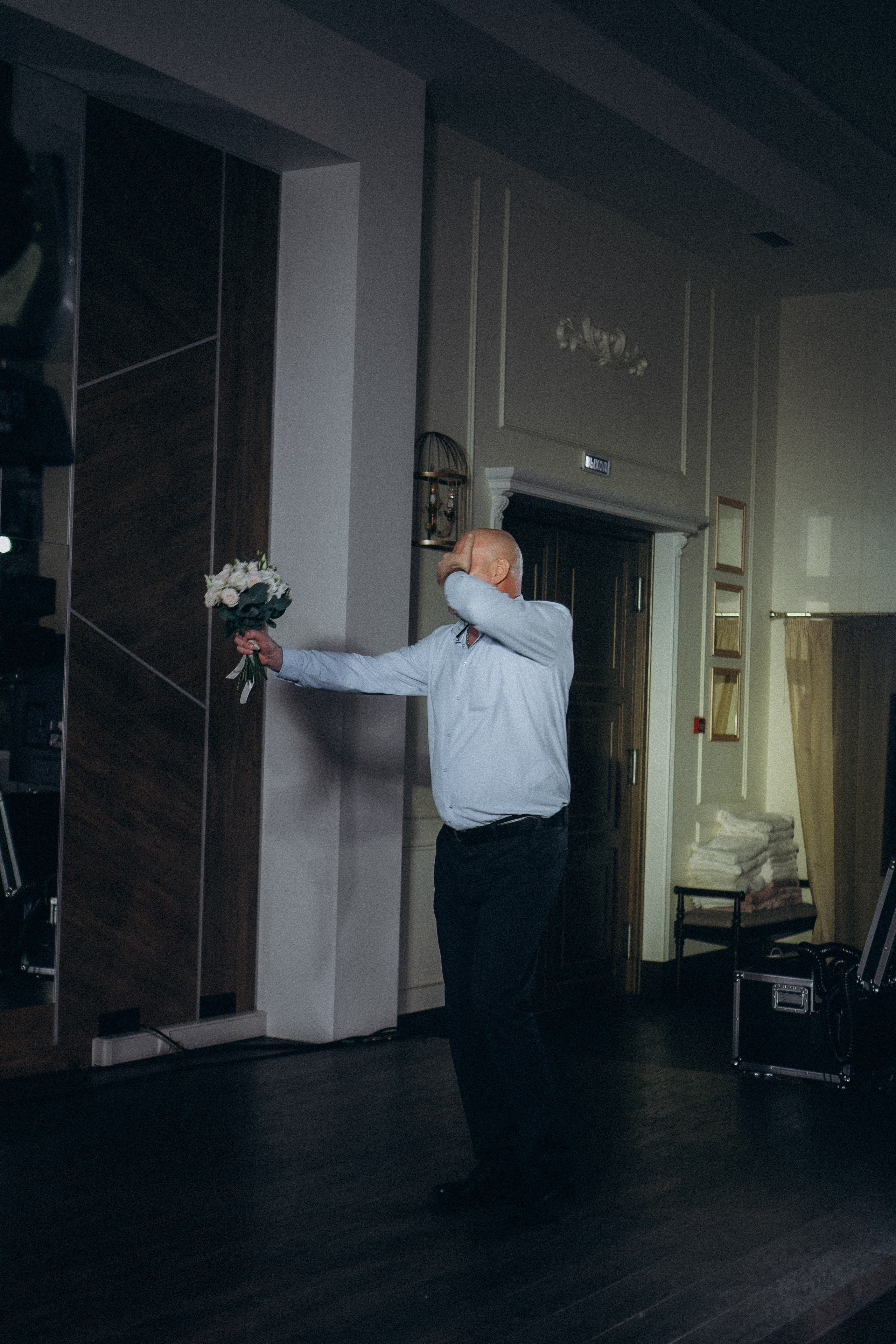 СВАДЕБНАЯ СЬЕМКА СБОРОВ В ОТЕЛЕ И ВЫЕЗД НА ЦЕРЕМОНИЮ (СНЯТО В СИБИРЕ В НИЖНЕВАРТОВСКЕ). Профессиональный фотограф, Санкт-Петербург — Виктория Богомолова