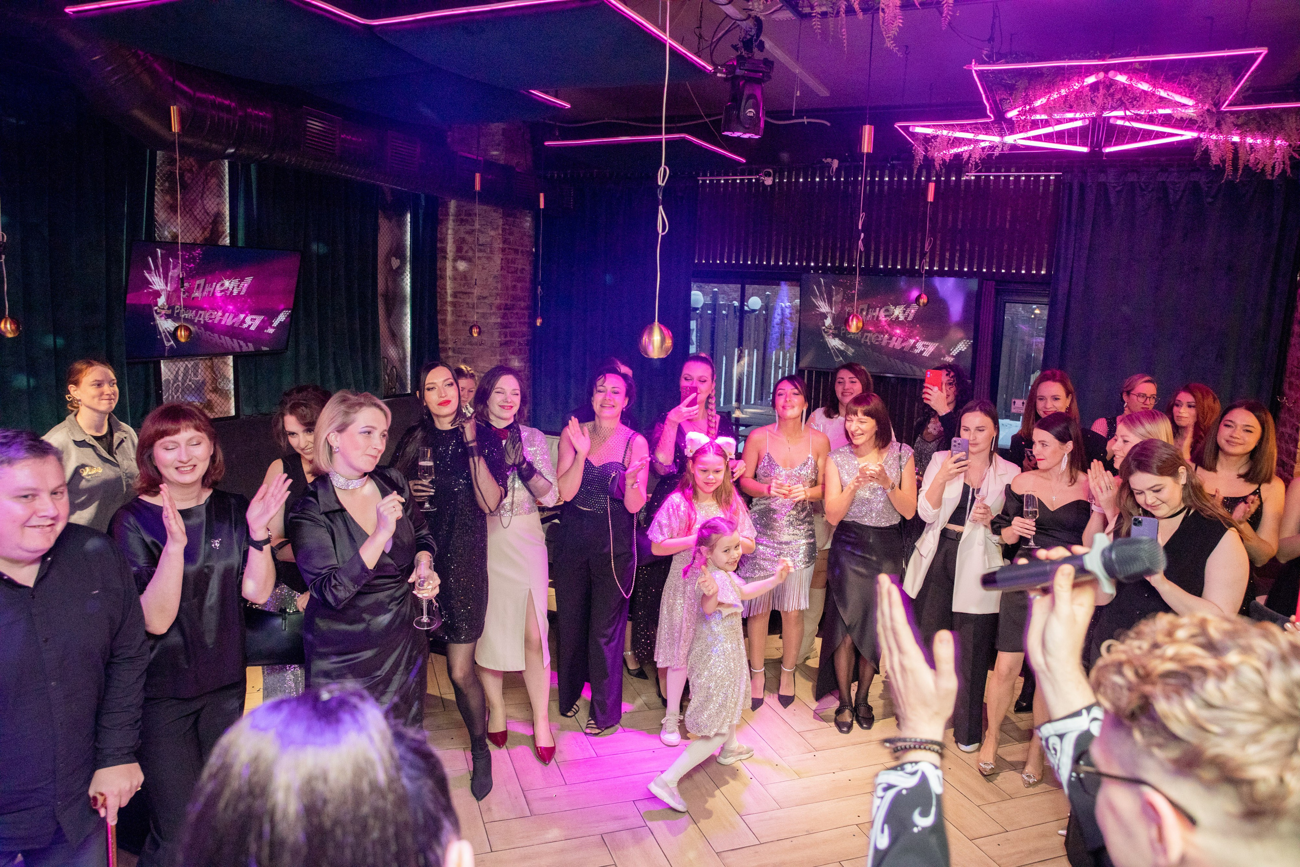 Репортажная съёмка. Профессиональная коммерческая, промышленная и репортажная фотосъёмка для бизнеса