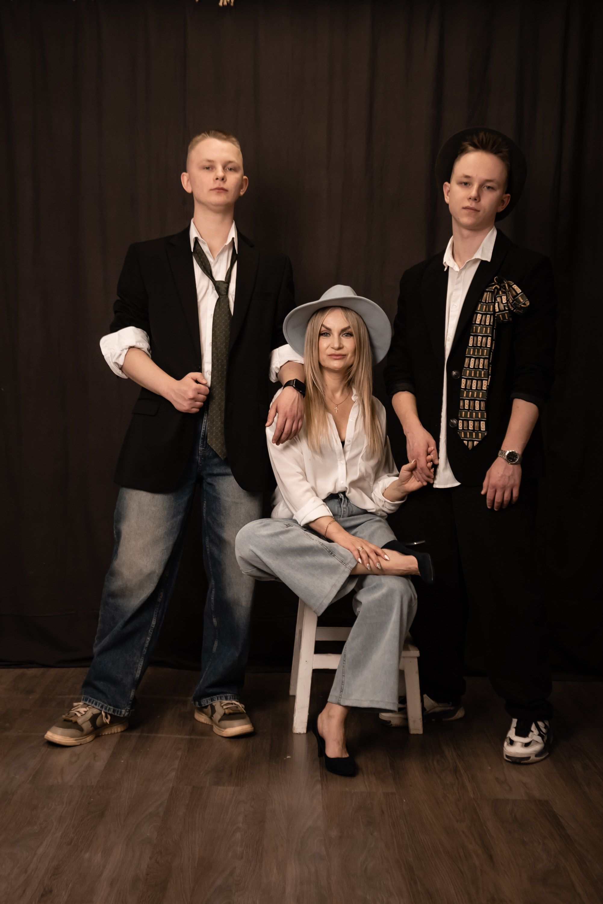 Семейная съемка в студии. Фотограф Тула творческие фотосессии недорого Ольга Ромашина