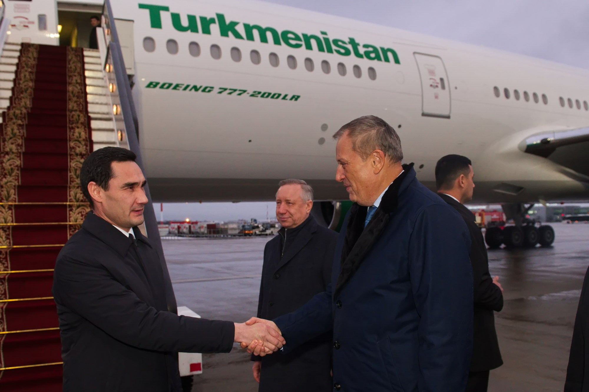 Президент Туркменистана Сердар Бердымухамедов в аэропорту Пулково, Санкт-Петербург, 25 декабря 2024 года.