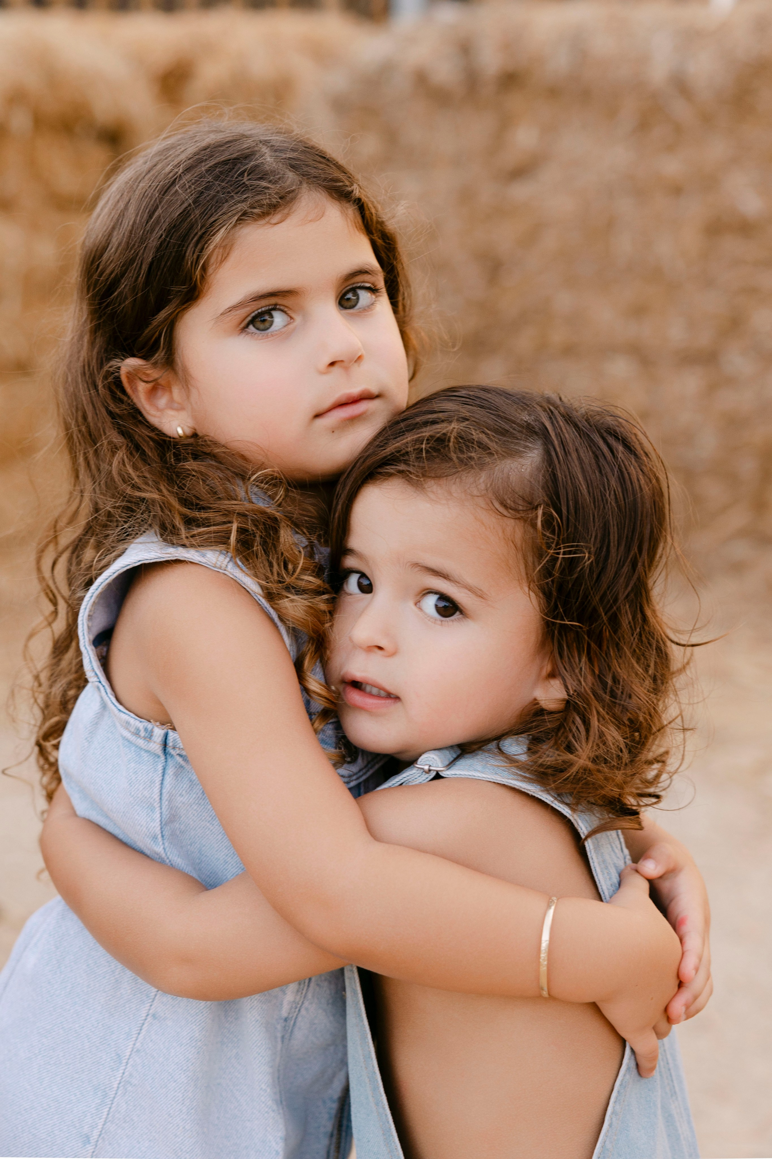 Pregnancy photoshoot at the horse farm. Главная