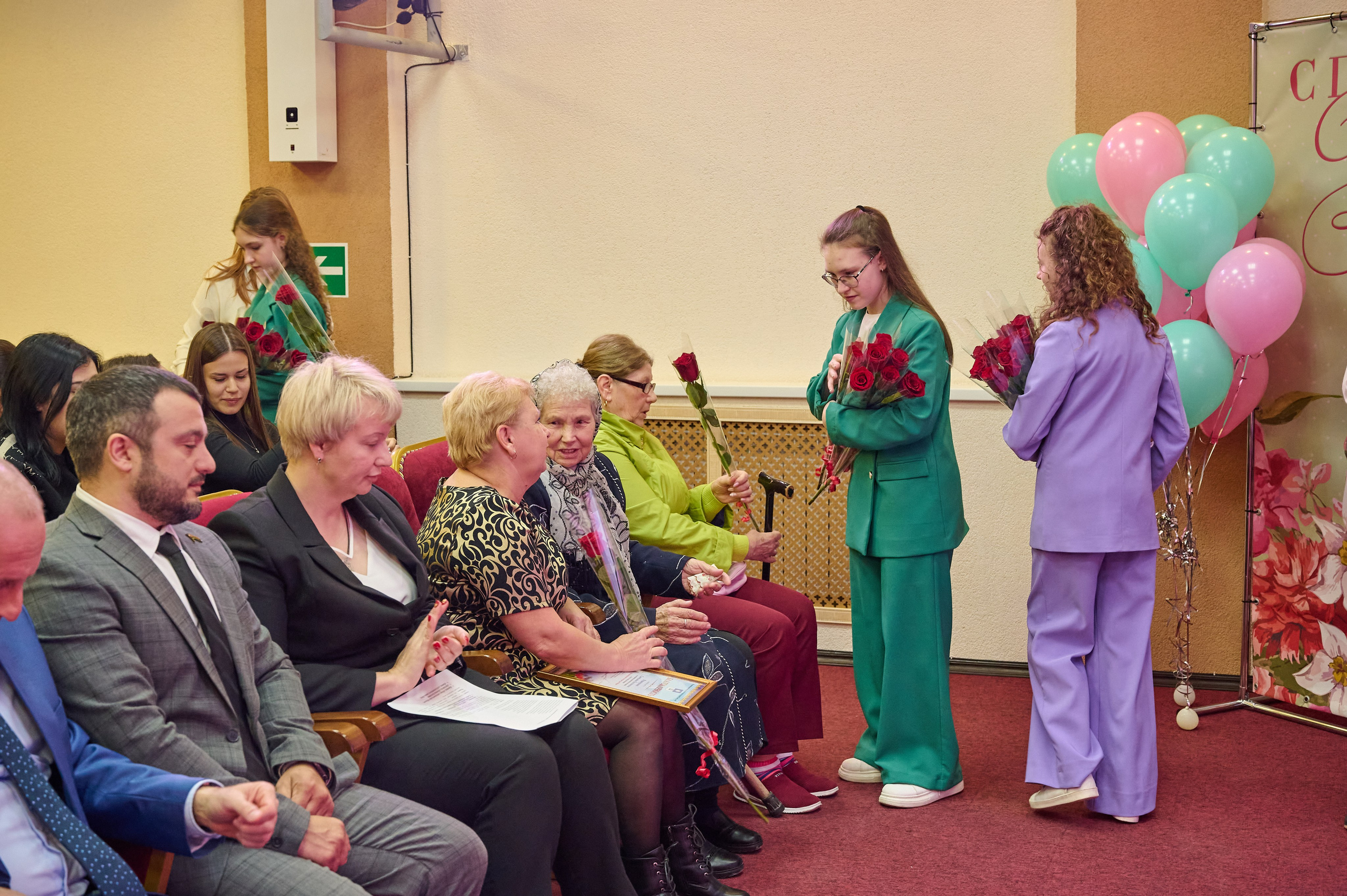 8 марта Виноградный. Жизнь курорта Кабардинка в фотографиях