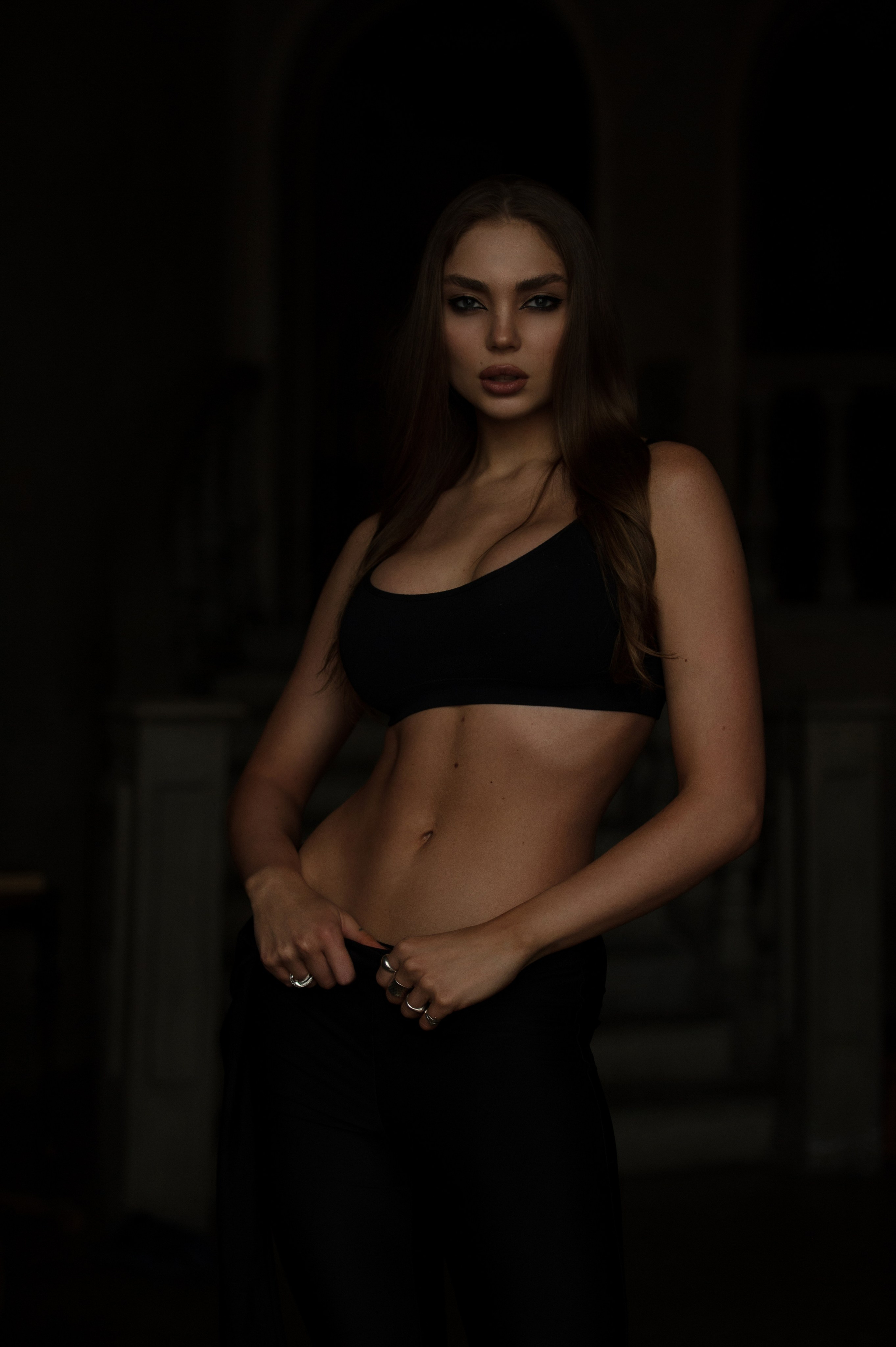 Фотосессия в стиле минимализм. Александр Mr.Brass — фотографирую женский портрет в Москве