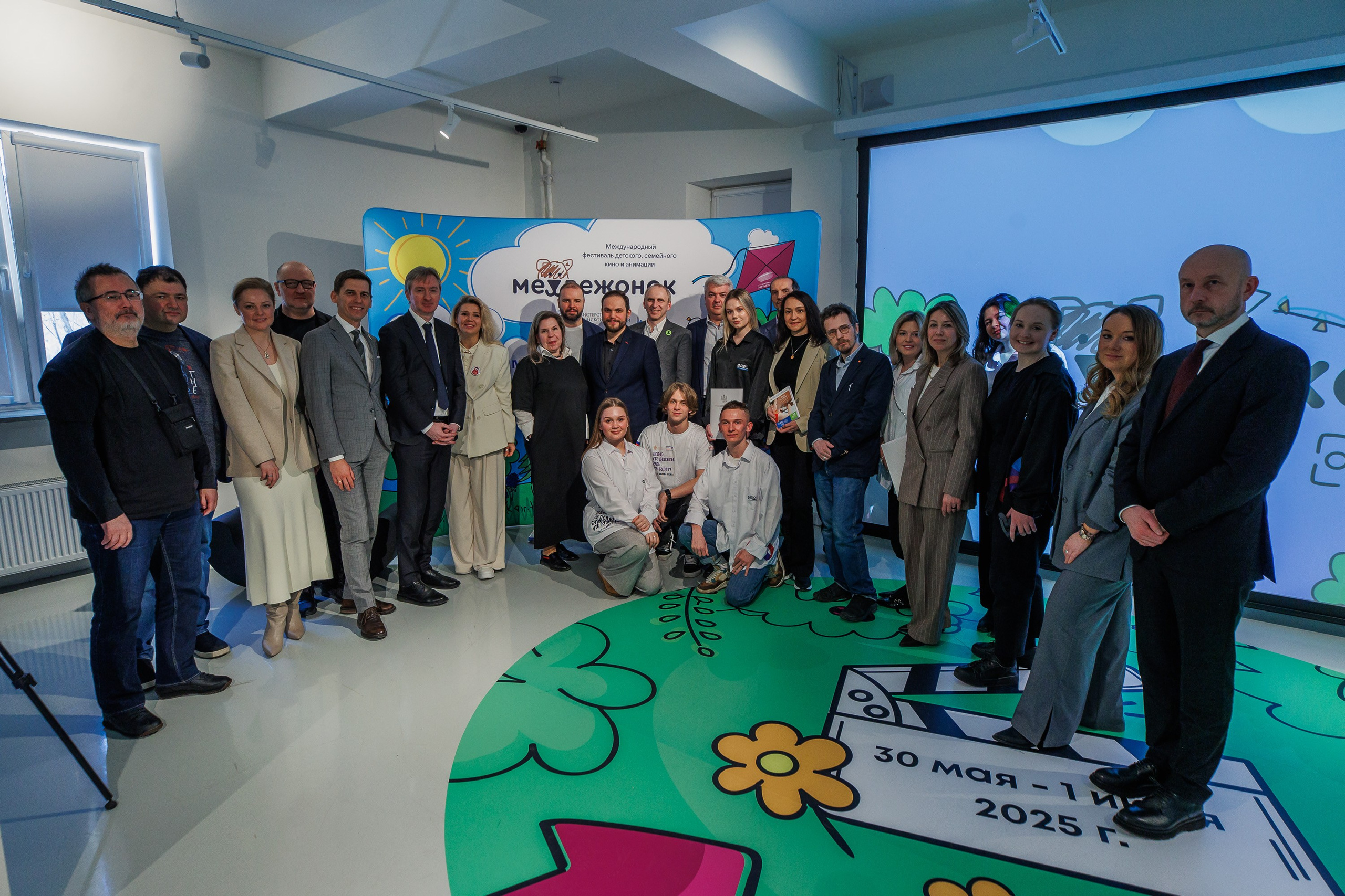 Экспертная дискуссия на тему: “Ответственный подход к созданию детского и семейного контента”. Photographer Danil Aykin