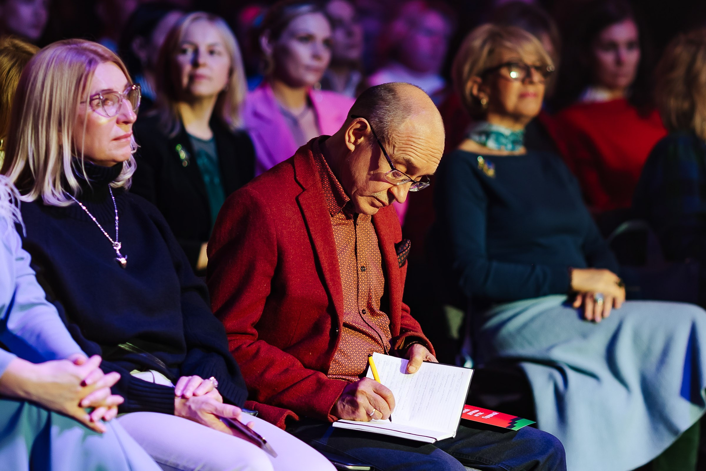 Альфа Конфа. Кадровик продакшн: Фото и видеосъемка форумов, конференций, масштабных событий в Иркутске