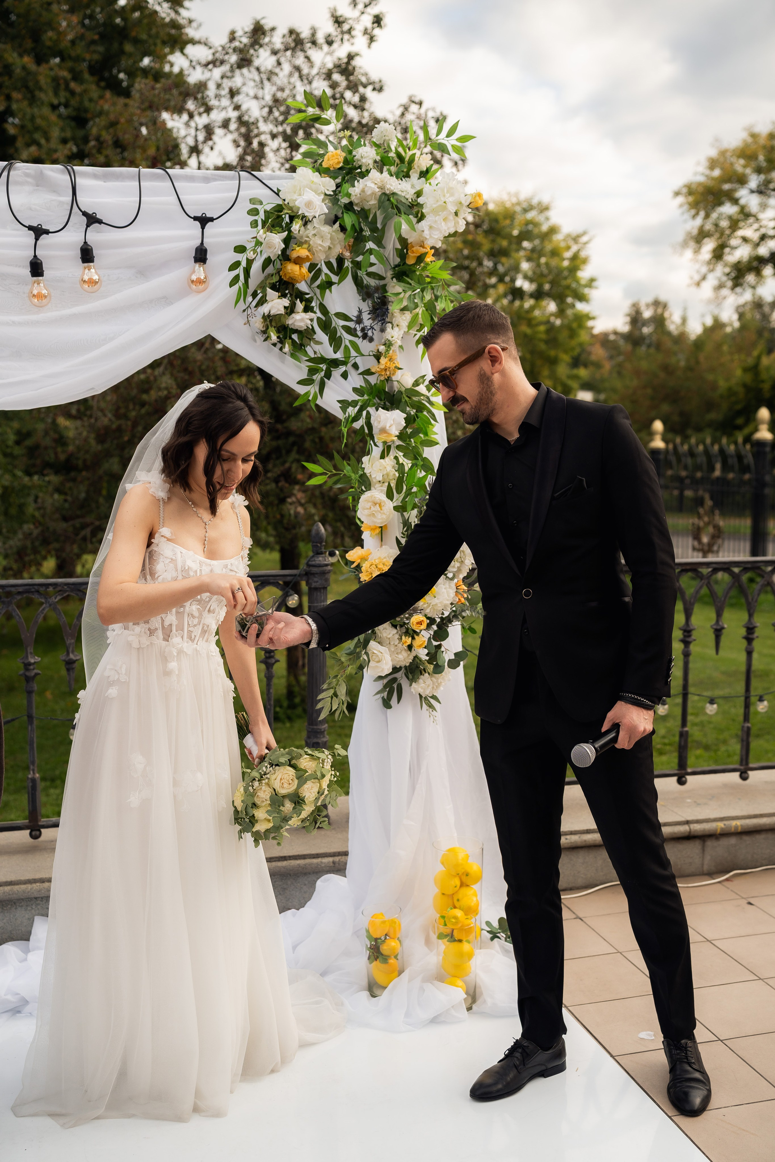 Было сухо, но мокро. Свадебный фотограф Москва и МО