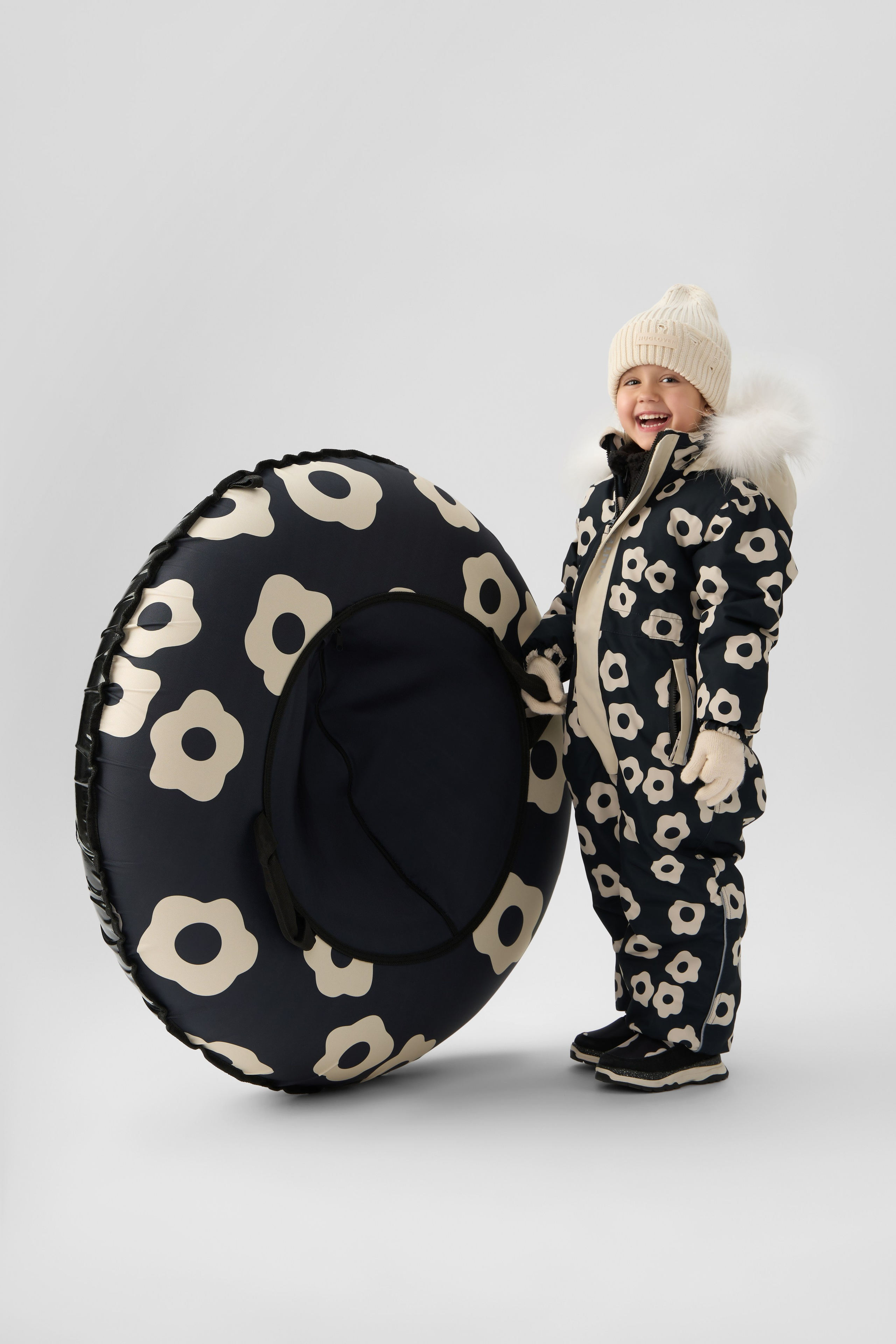 "Профессиональная детская фотосъемка для семейных портретов и воспоминаний""Высококачественная детская съемка новорожденных и малышей в студии""Рекламная детская фотосъемка для альбомов и подарков""Студийная детская съемка с креативными декорациями и позами""Коммерческая детская фотосъемка для маркетинга детских товаров""Фотография детской съемки с акцентом на эмоции и улыбки""Семейная детская съемка для портфолио и социальных сетей""Профессиональная детская фотосъемка с мягким освещением""Рекламные фото детской съемки для сайтов и брошюр""Высокоточная детская съемка для воспоминаний и презентаций""Детская фотосъемка высокого разрешения для семейных альбомов""Коммерческая детская съемка с фокусом на радость и развитие""Студийная фотосъемка детской съемки для брендов и маркетинга""Фотографии детской съемки для подарков и увеличения клиентов""Профессиональная детская съемка для каталогов и семейных историй" "Профессиональная каталожная фотосъемка товаров для e-commerce и интернет-магазинов""Высококачественная каталожная съемка одежды и аксессуаров с белым фоном""Рекламная каталожная фотосъемка для маркетинга продуктов и брендов""Студийная каталожная съемка с детальной проработкой текстур и материалов""Коммерческая каталожная фотосъемка для каталогов и онлайн-платформ""Фотография каталожной съемки с акцентом на дизайн и презентацию товаров""Предметная каталожная съемка для увеличения продаж в e-commerce""Профессиональная каталожная фотосъемка с использованием студийного освещения""Рекламные фото каталожной съемки для сайтов и социальных сетей""Высокоточная каталожная съемка товаров для презентаций и брошюр""Каталожная фотосъемка высокого разрешения для онлайн-магазинов""Коммерческая каталожная съемка с фокусом на качество и детализацию""Студийная каталожная фотосъемка для брендов и ритейла""Фотографии каталожной съемки для маркетинговых кампаний""Профессиональная каталожная съемка для каталогов и увеличения конверсии"