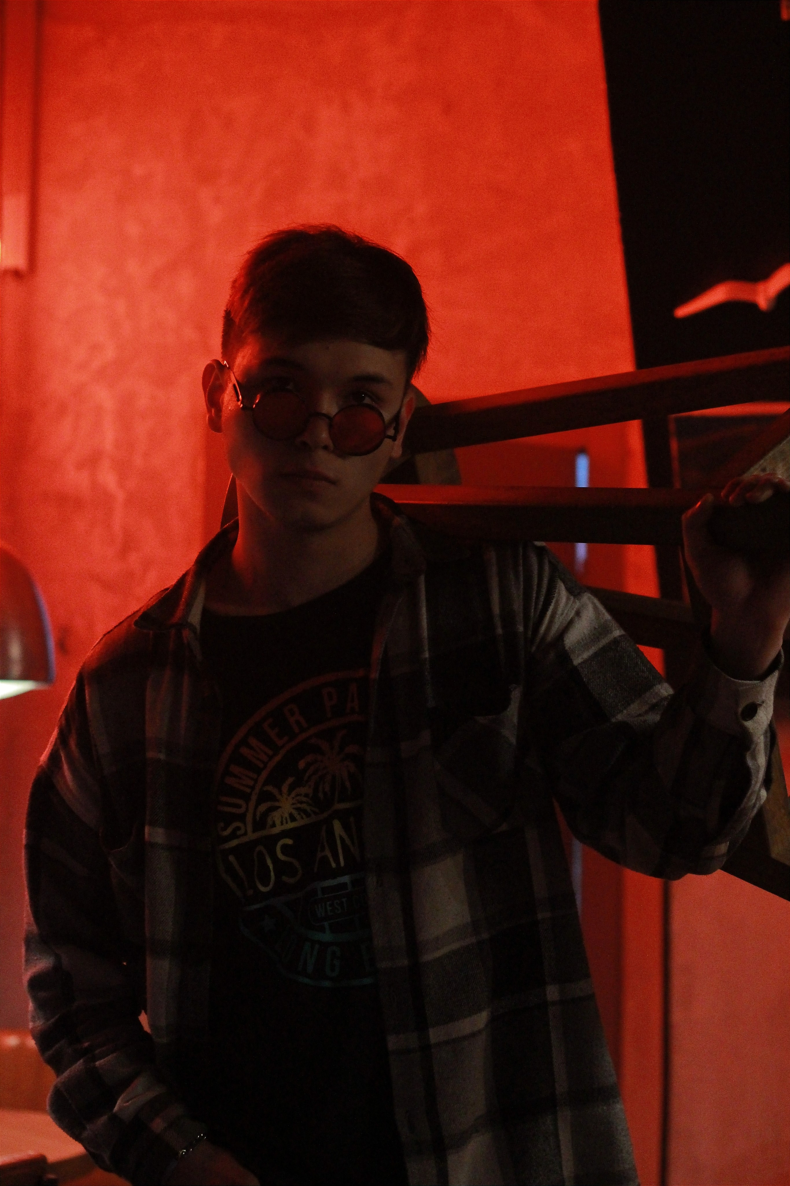 Мужской портрет. Контакты