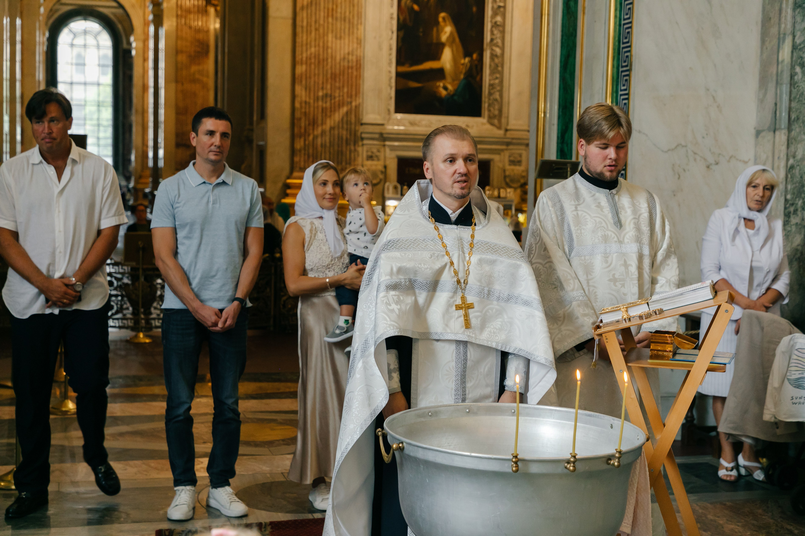 Крещение ребенка в Исаакиевском соборе СПб, крещение в церкви цена, крещение ребенка цена в спб невский район, можно крестить в исаакий, крещение в исаакиевском соборе санкт-петербурга 2023, как и где покрестить ребенка в спб, как записаться на крестины ребенка в исаакиевском соборе, фотограф на