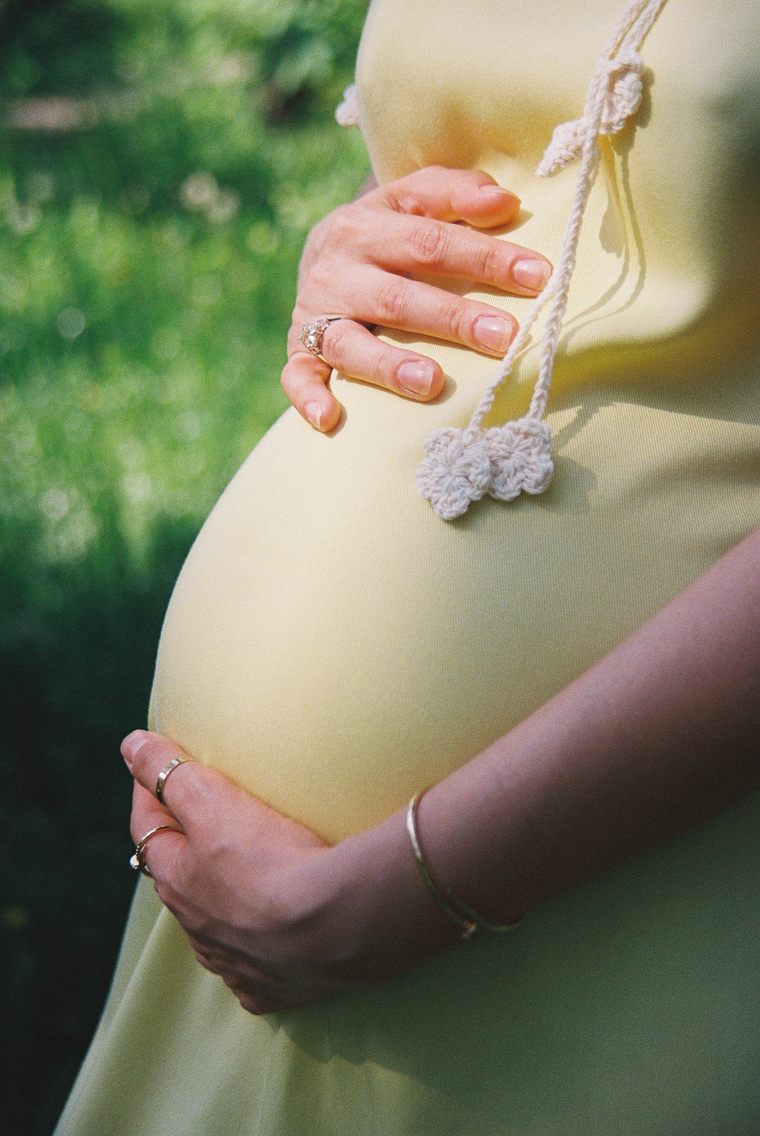 Лора pregnancy цифра и плёнка. Фотограф беременности и материнства в Москве Алевтина Носова