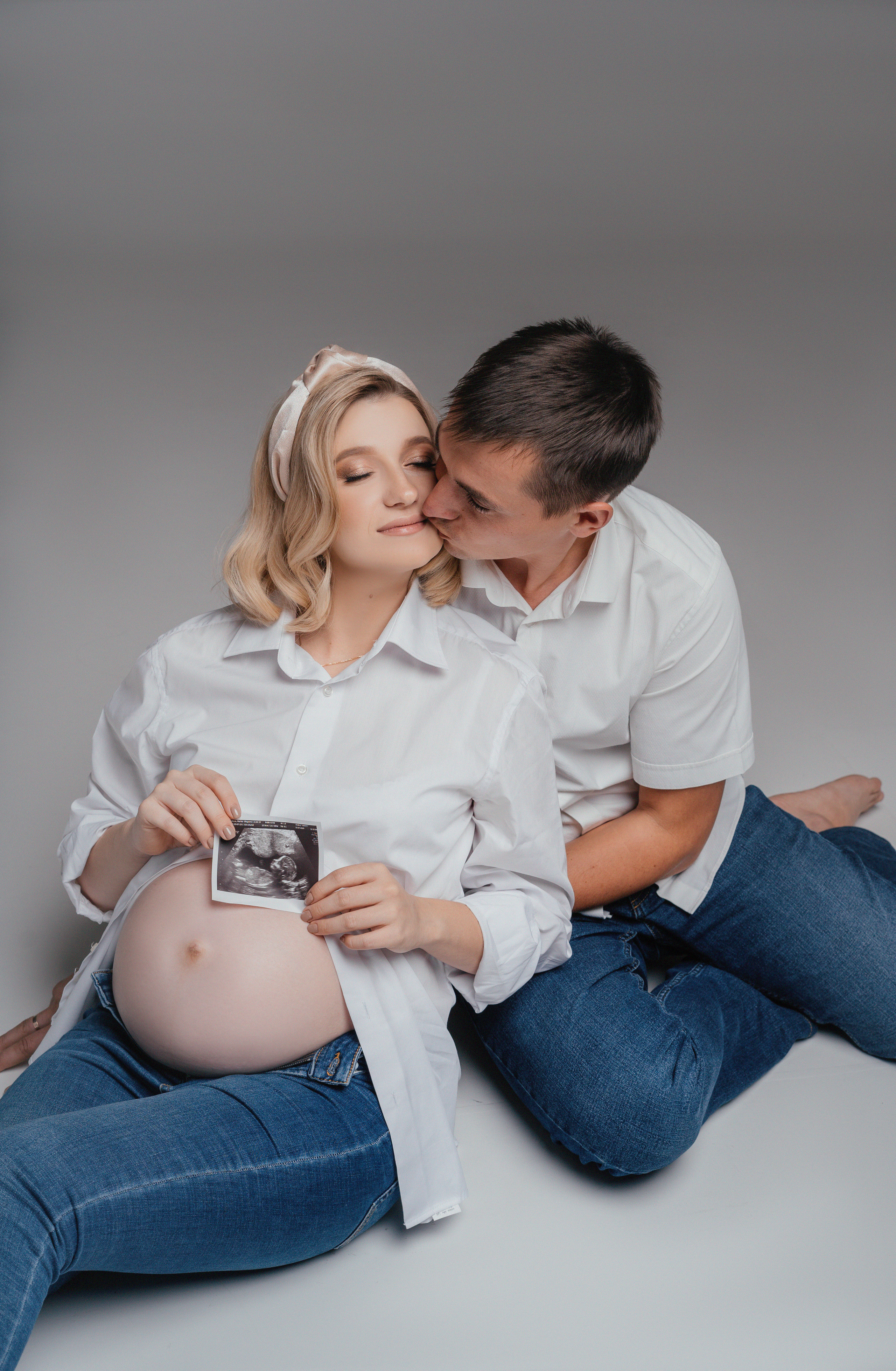 Фотосессия беременности фоновая съемка. Свадебный и семейный фотограф В Барнауле Нечаева Таня