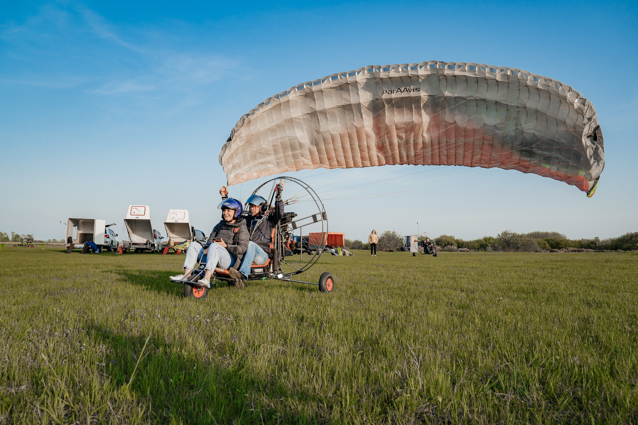 Контент полет на мотопараплане. Свадебный и семейный фотограф В Барнауле Нечаева Таня