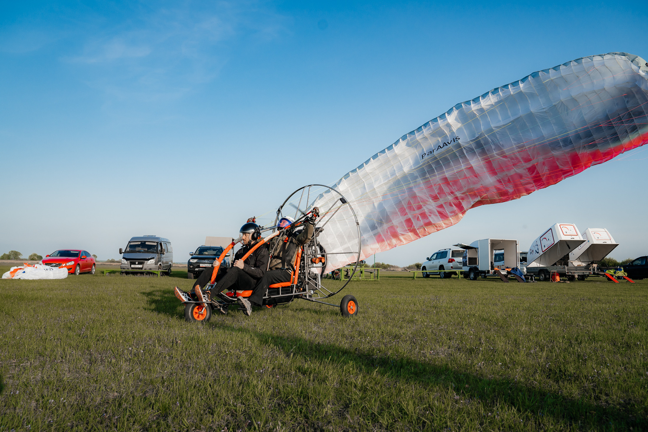Контент полет на мотопараплане. Свадебный и семейный фотограф В Барнауле Нечаева Таня