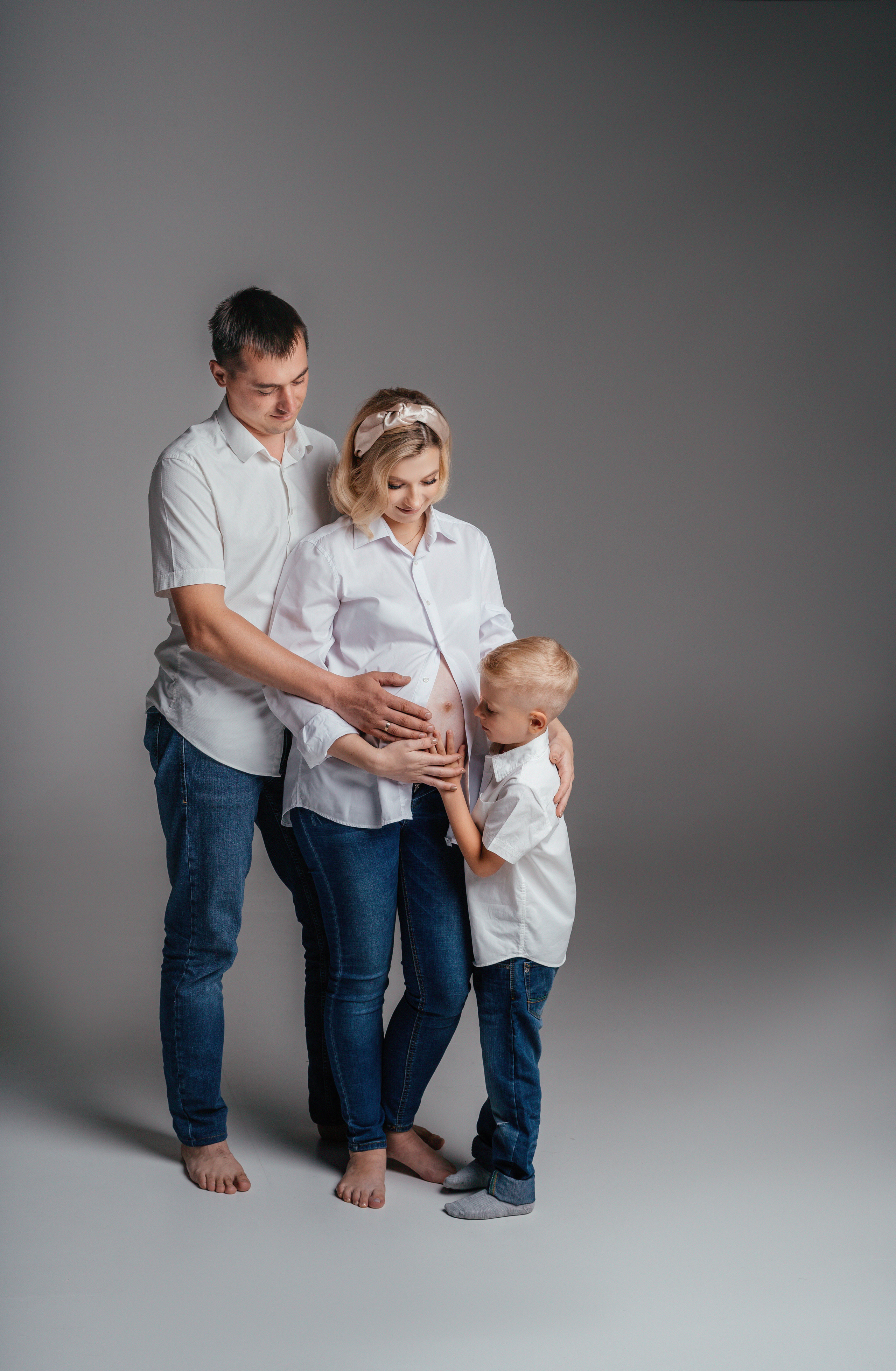 Фотосессия беременности фоновая съемка. Свадебный и семейный фотограф В Барнауле Нечаева Таня