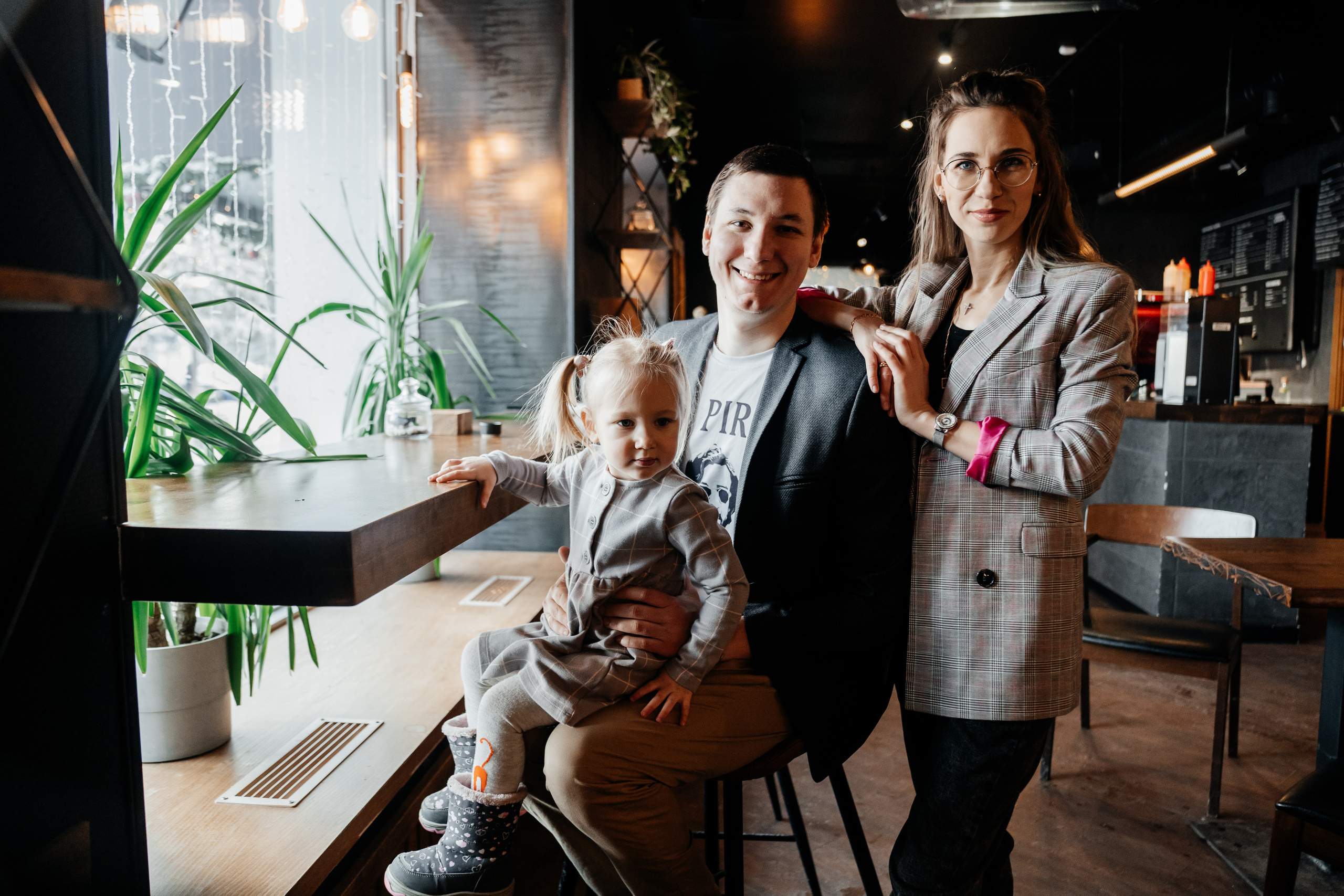 Прогулочная семейная фотосессия. Свадебный и семейный фотограф В Барнауле Нечаева Таня