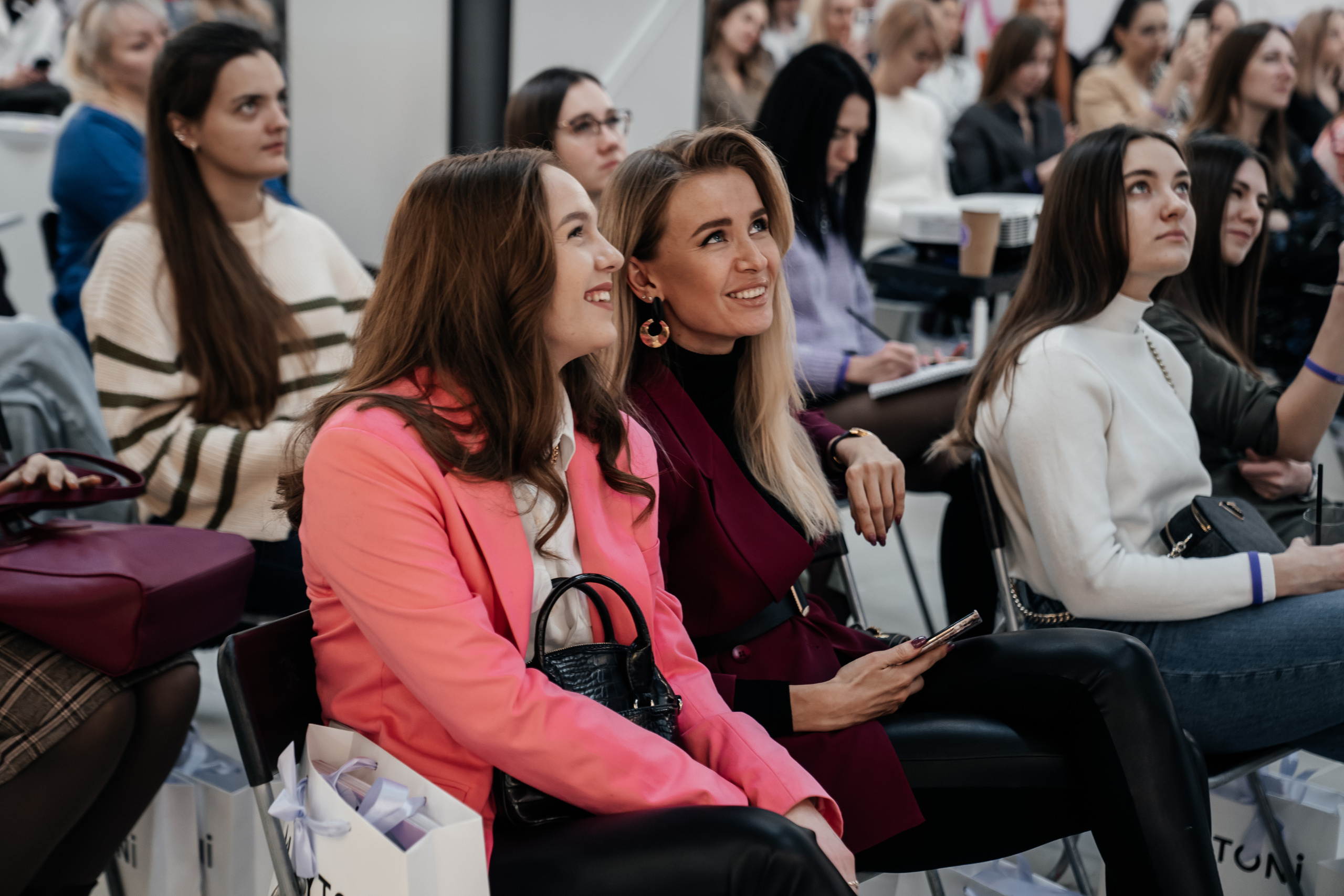 MAYTONI 2022 С В Е Т О Л О К. Свадебный и семейный фотограф В Барнауле Нечаева Таня