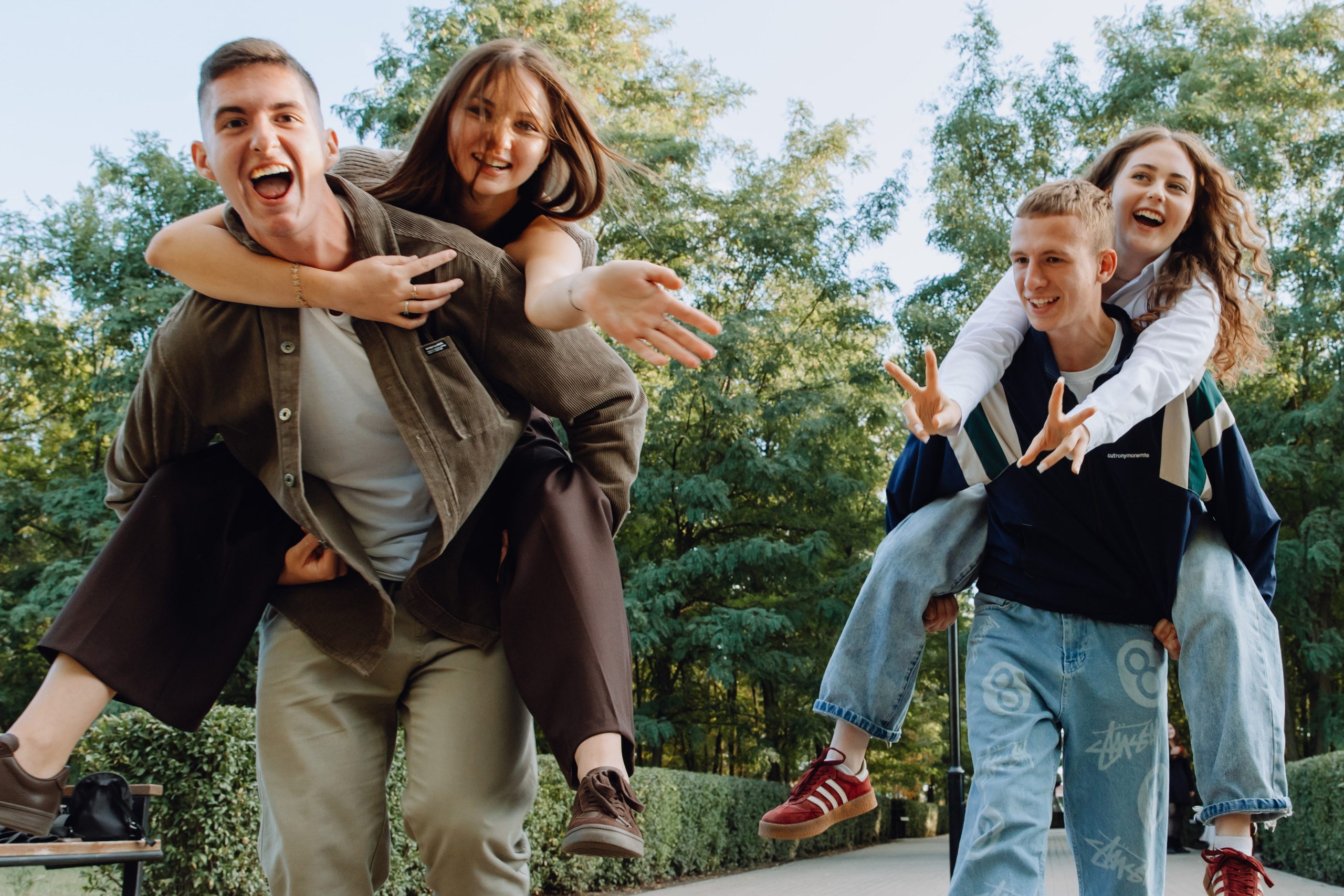 Школьные альбомы в Чернянке. Фотограф Максим Никонов
