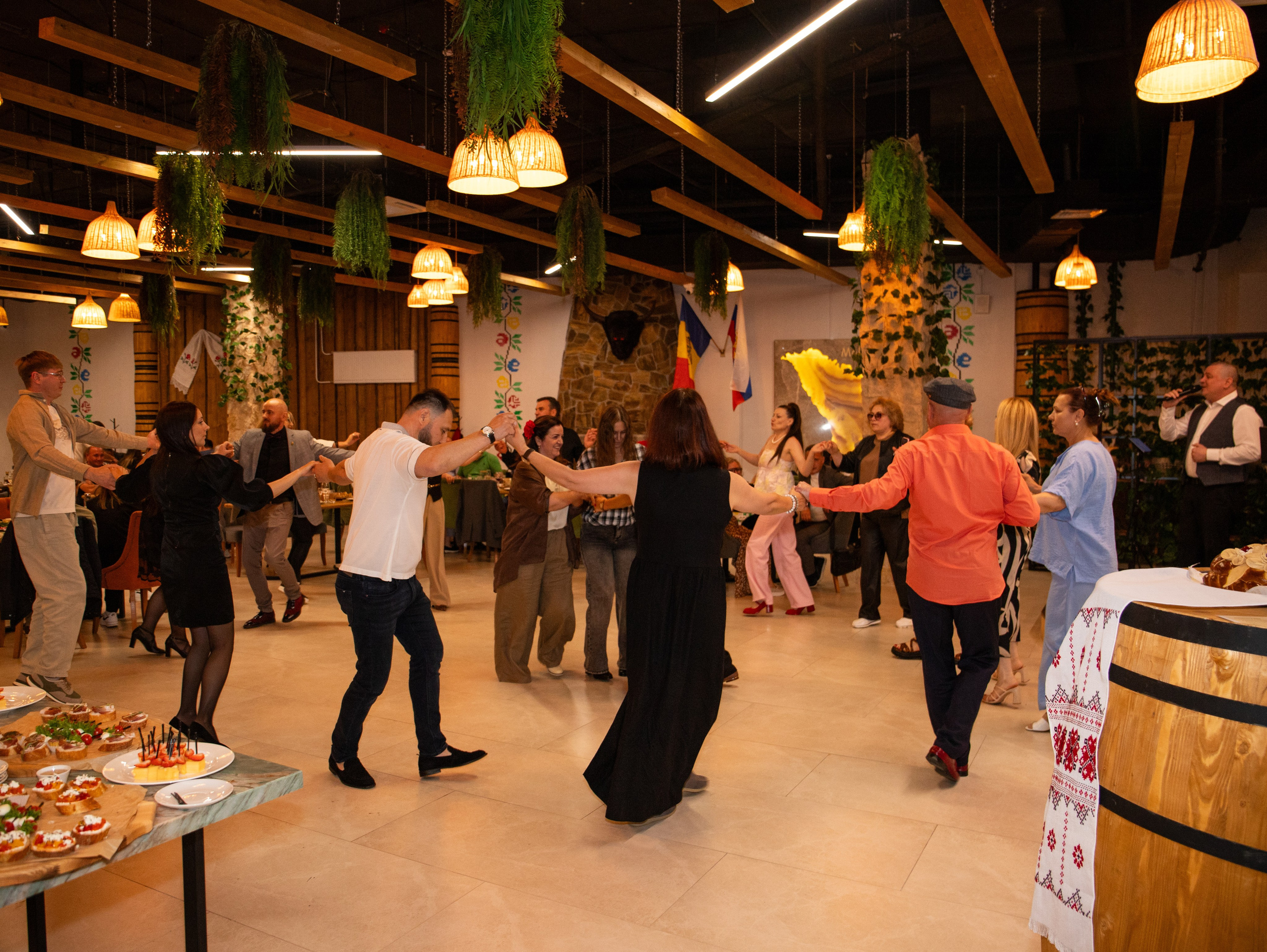 Открытие молдавского ресторана. Свадебный и семейный фотограф в Москве Мила Широких