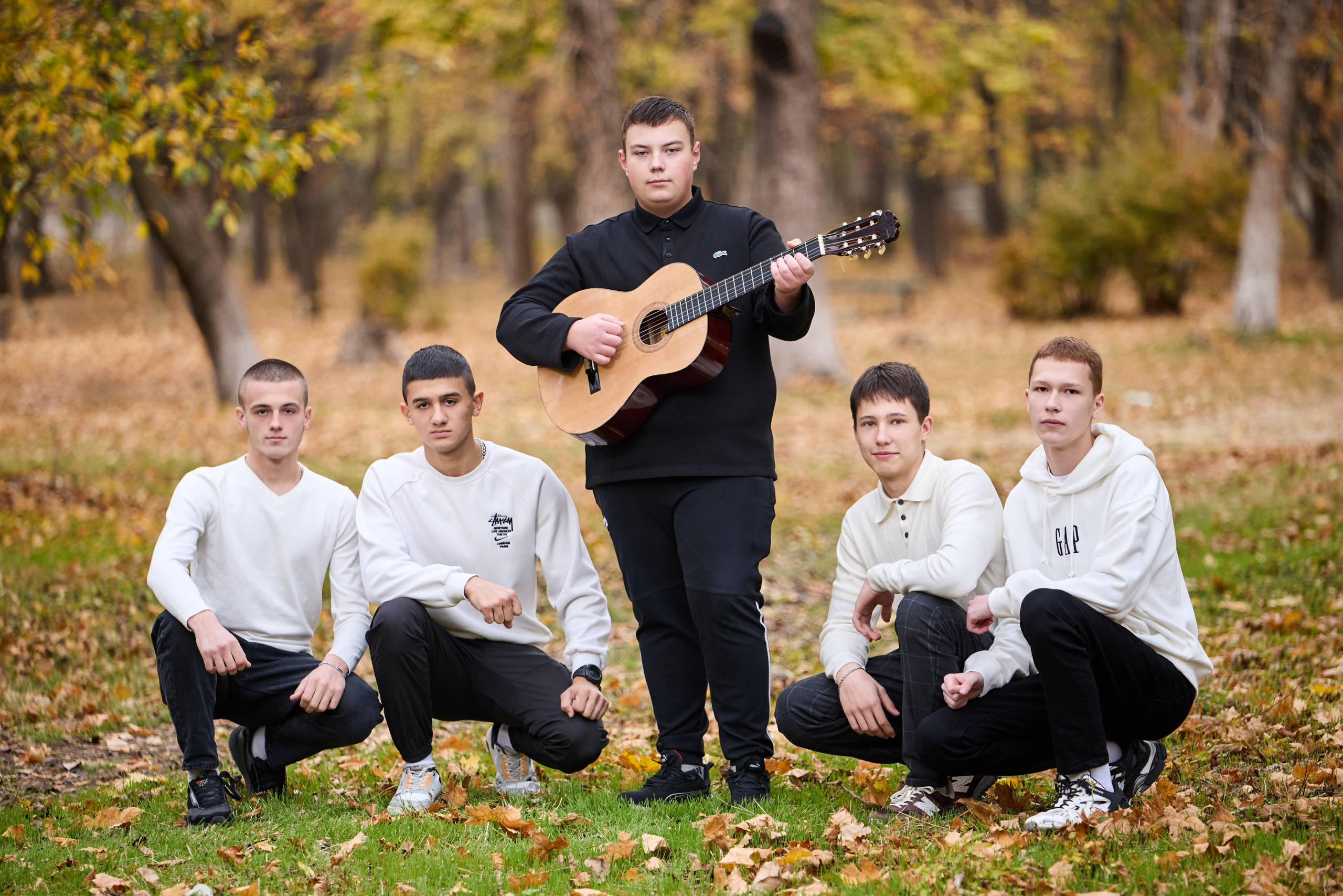 ШКОЛЬНИКИ. АМВРОСИЕВКА. ПАРК. Фотограф Татаринов Андрей (Донецк / Макеевка)