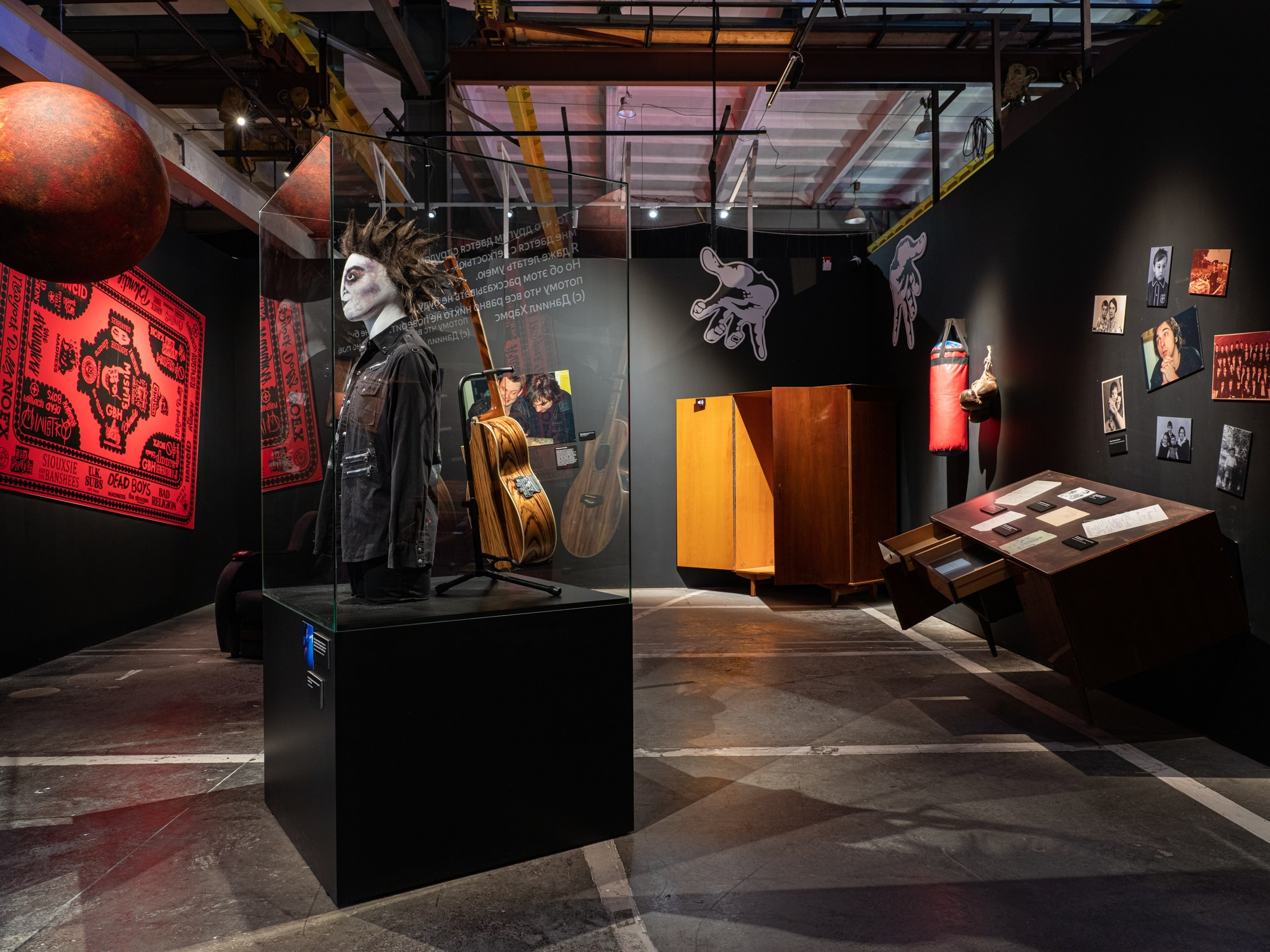 Выставка «Панк-культура. Король и Шут» Севкабельпорт (СПБ) Planet9 Плюс Судия 2024. Фотограф Василий Буланов