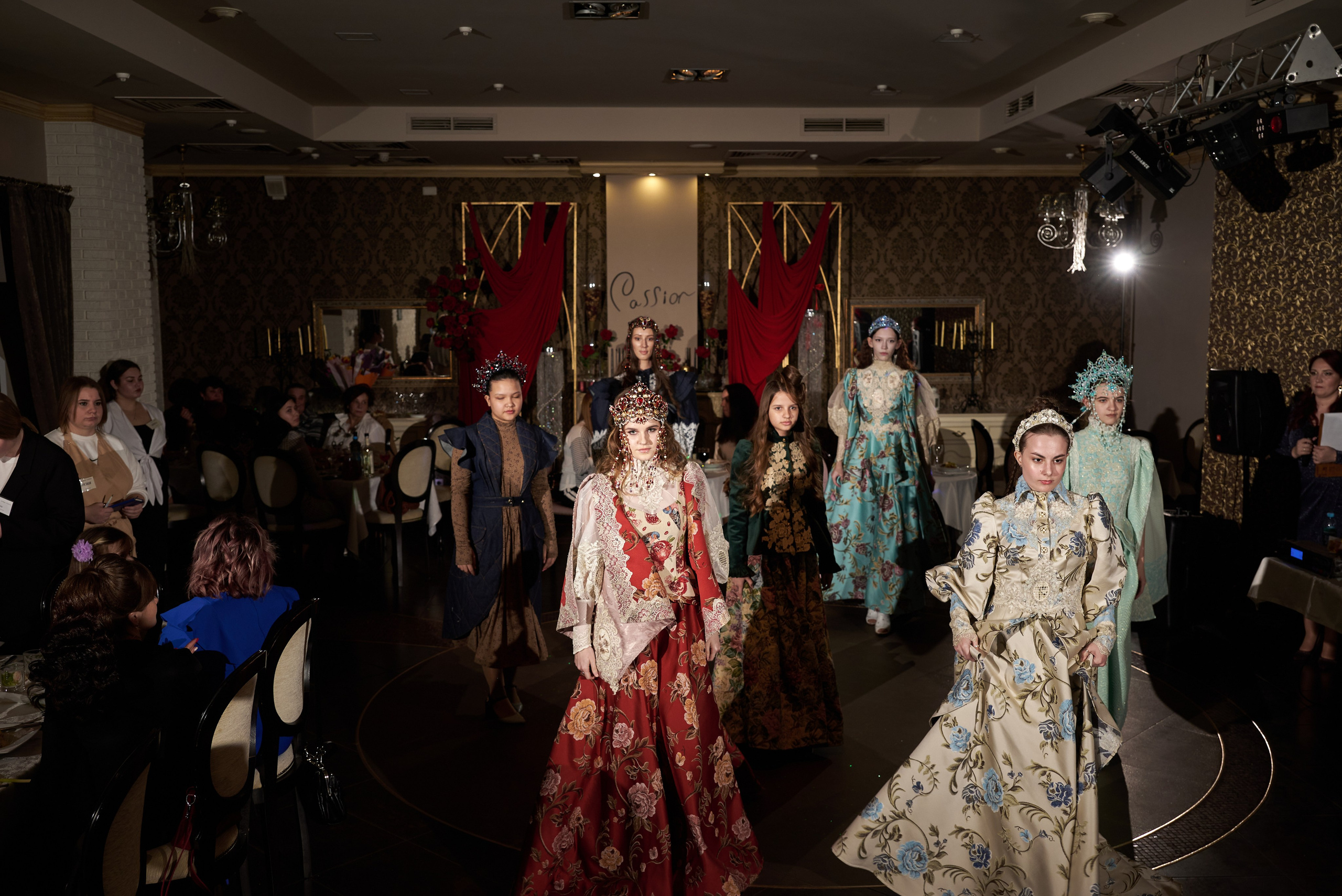 Фотограф на мероприятие, банкет, торжество, репортаж Старый Оскол. Профессиональный фотограф Старый Оскол, Губкин — свадьба, венчание, крещение, юбилей и день рождения