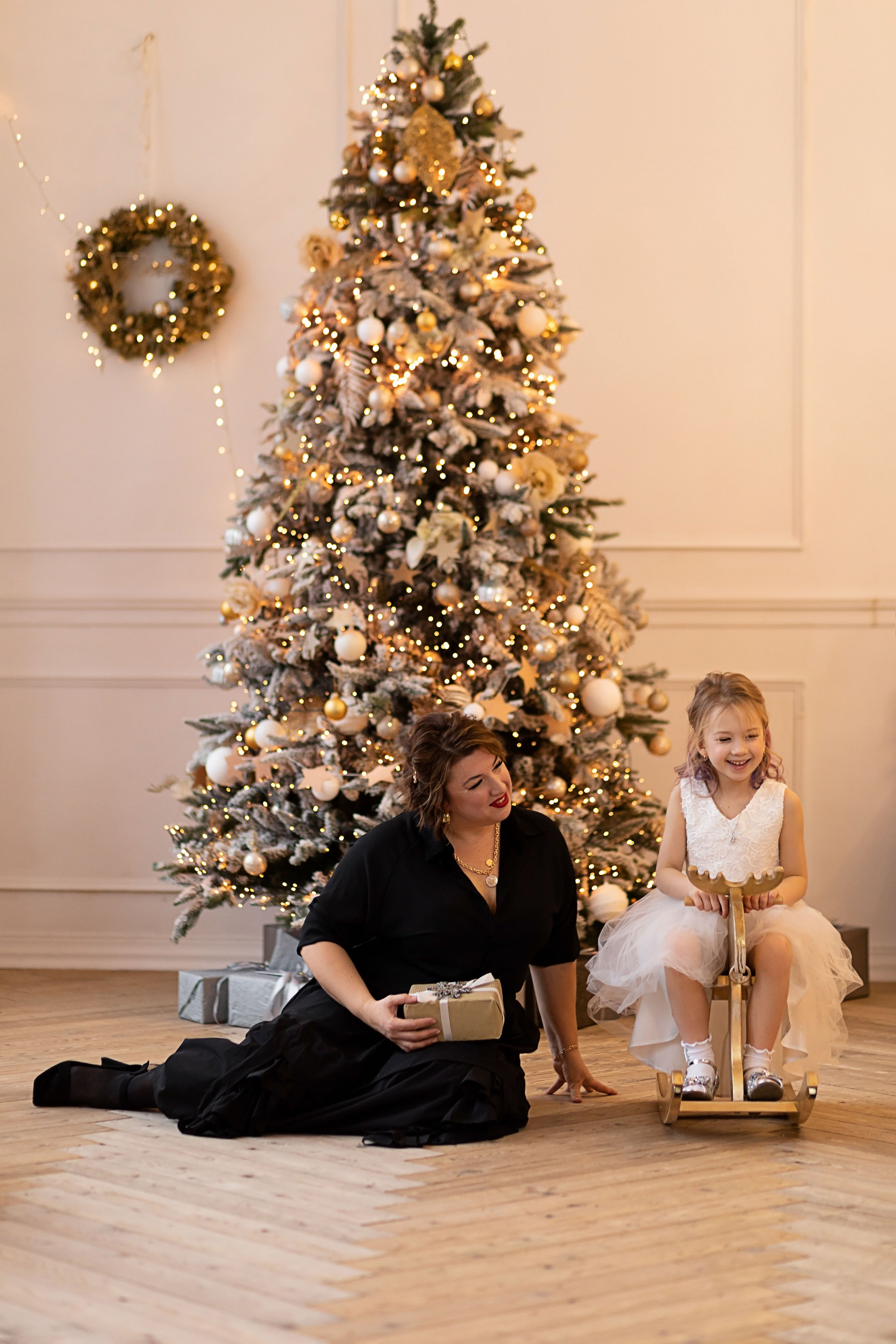 Евгения и Анна. Главная