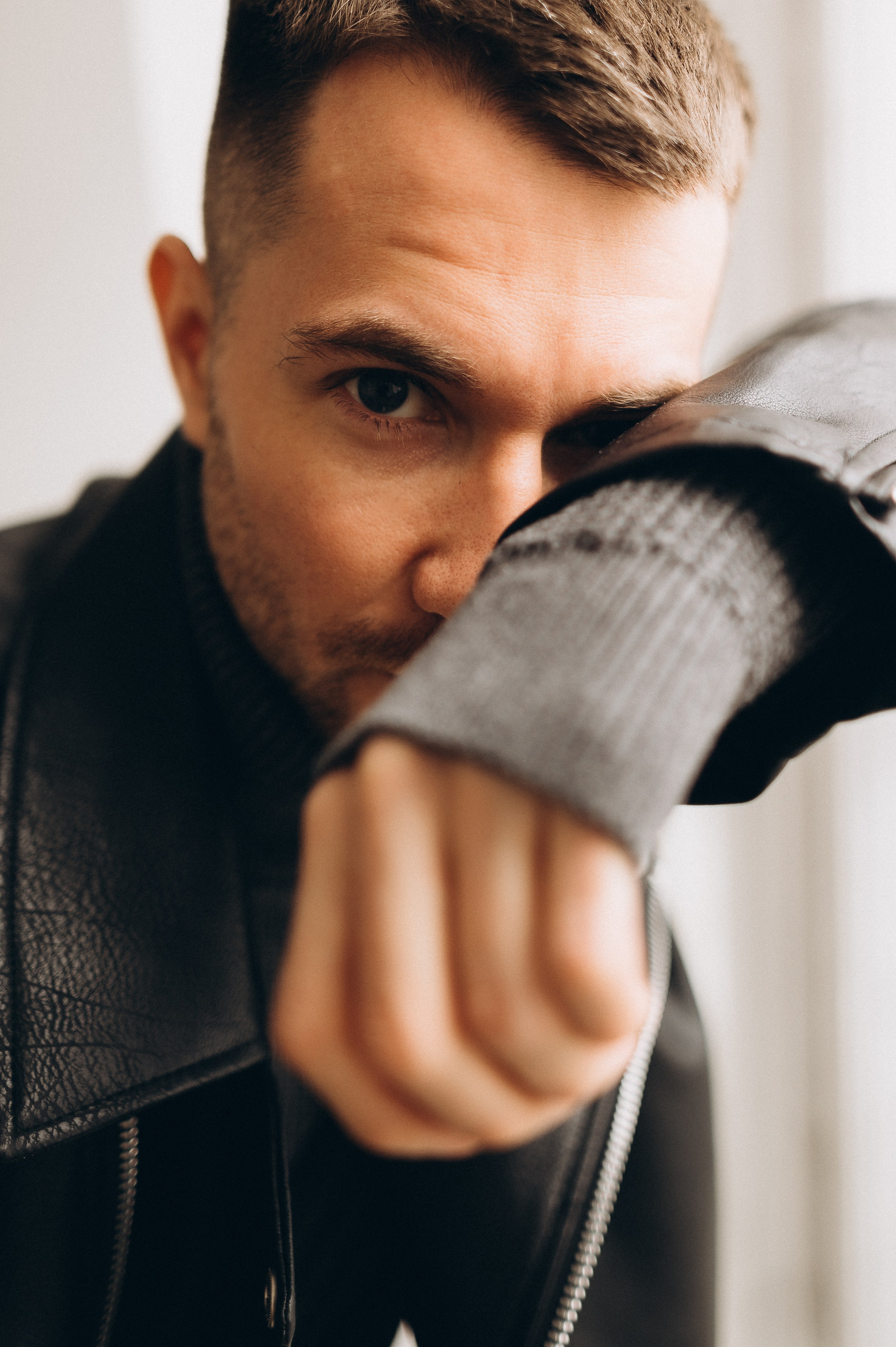 Антон студия Спб (мужская индивидуальная съемка). Фотограф ПИТЕР СПБ Надежда Баранова