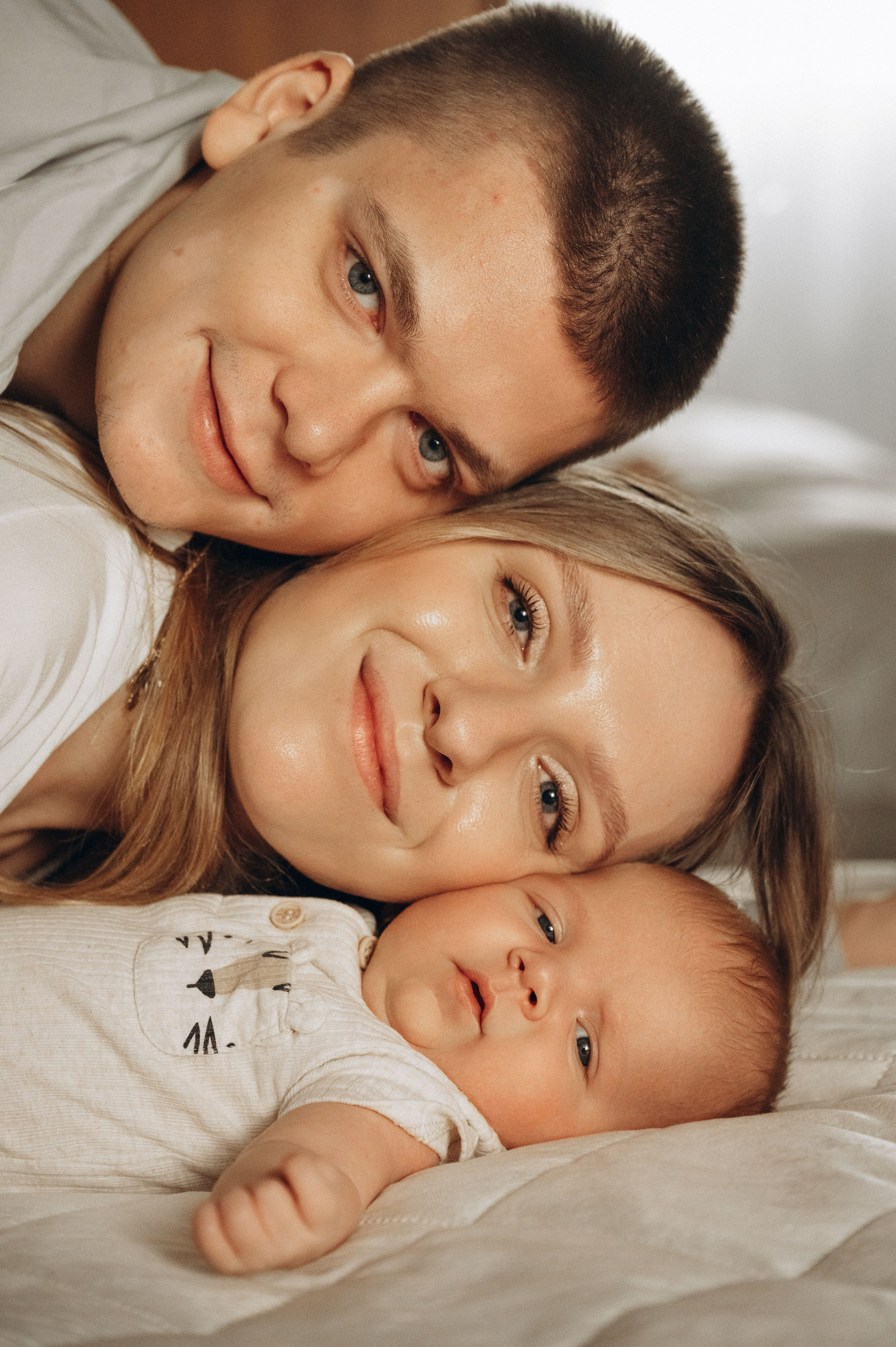 Иван, Ксения и Лев. Фотограф беременности и семьи, домашние съемки, Ньюборн