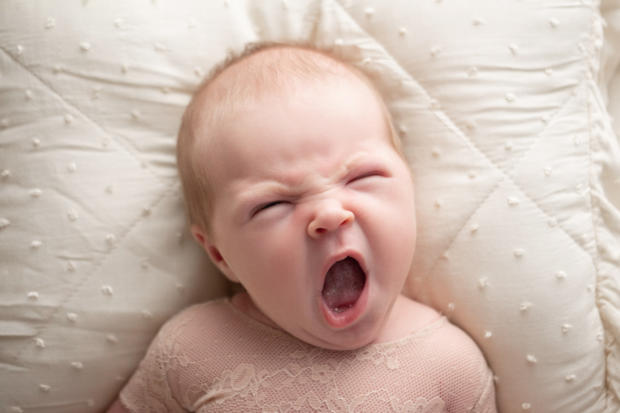 Натуральный стиль newborn. Фотограф новорождённых Анапа Елена Кушнарь