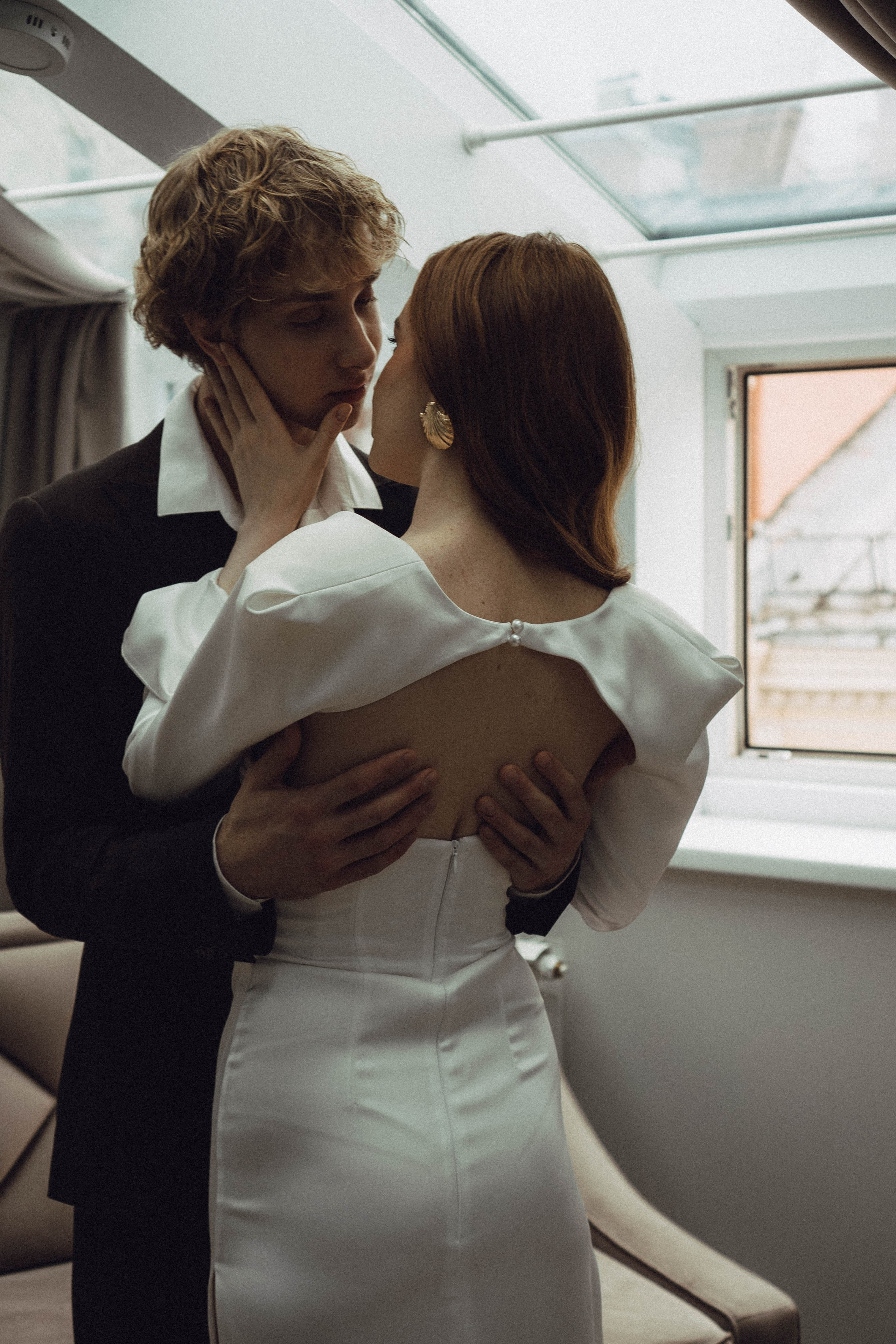 СВАДЕБНАЯ СЬЕМКА В ОТЕЛЕ. СБОРЫ ЖЕНИХА И НЕВЕСТЫ И ТАКЖЕ ТОР И ПОДГОТОВКА К ПРОГУЛКЕ. Профессиональный фотограф, Санкт-Петербург — Виктория Богомолова